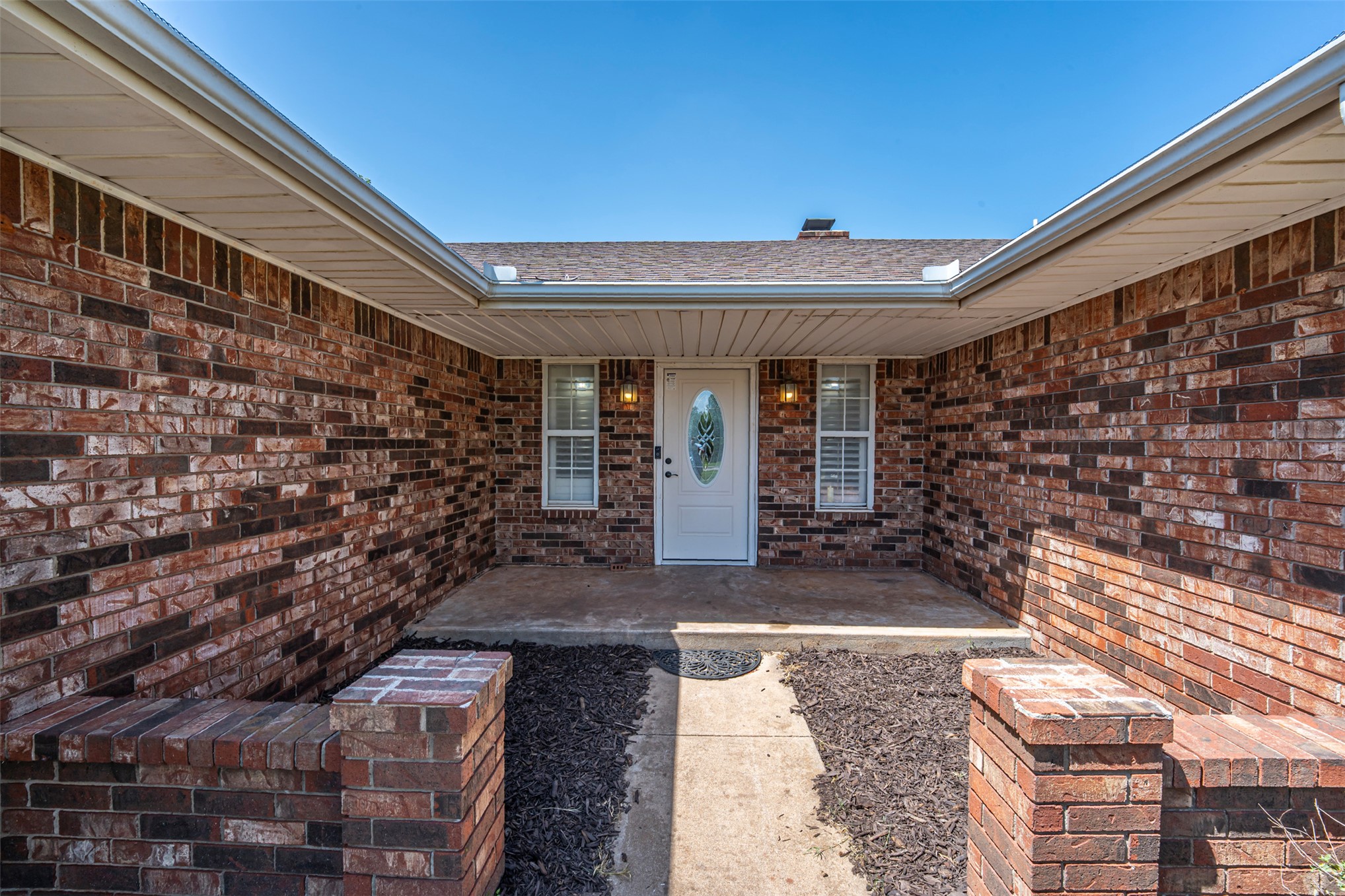 103 E Lakeview Court Property Photo 2