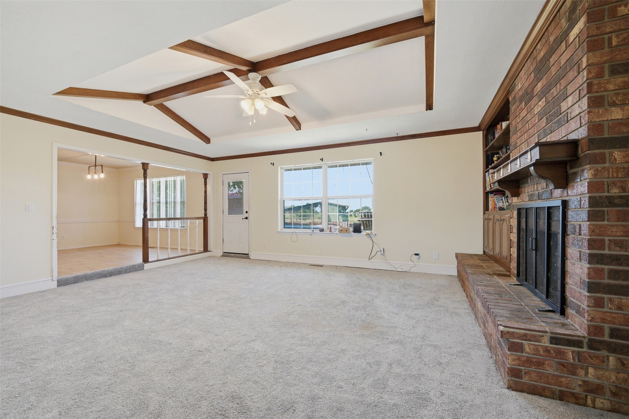 103 E Lakeview Court Property Photo 3