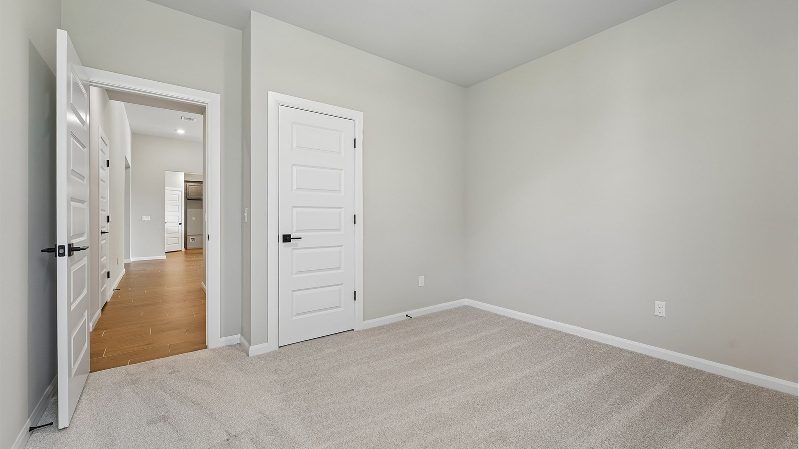654 W 83rd Street S Property Photo 24