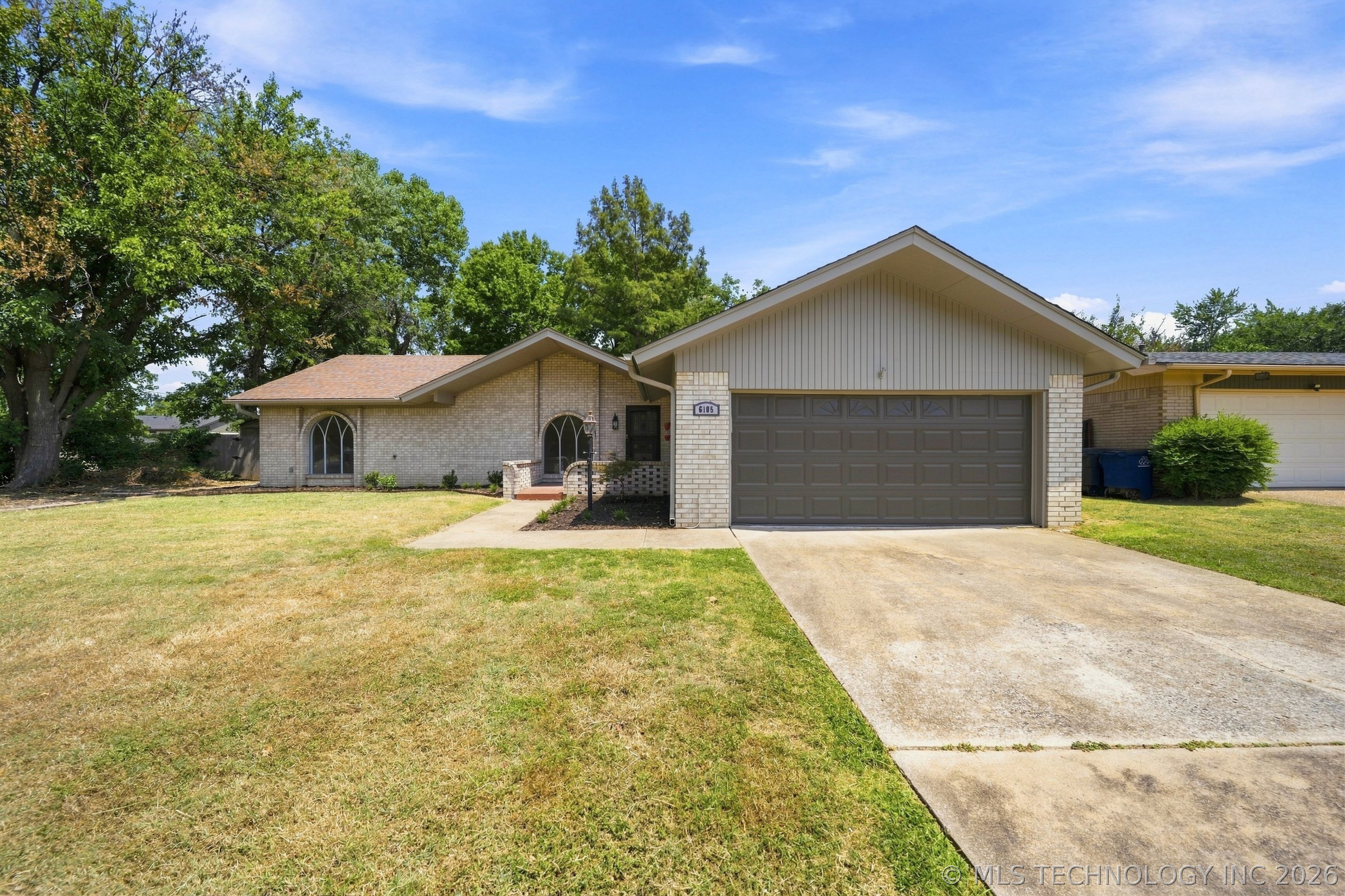 6105 S Irvington Avenue Property Photo 4