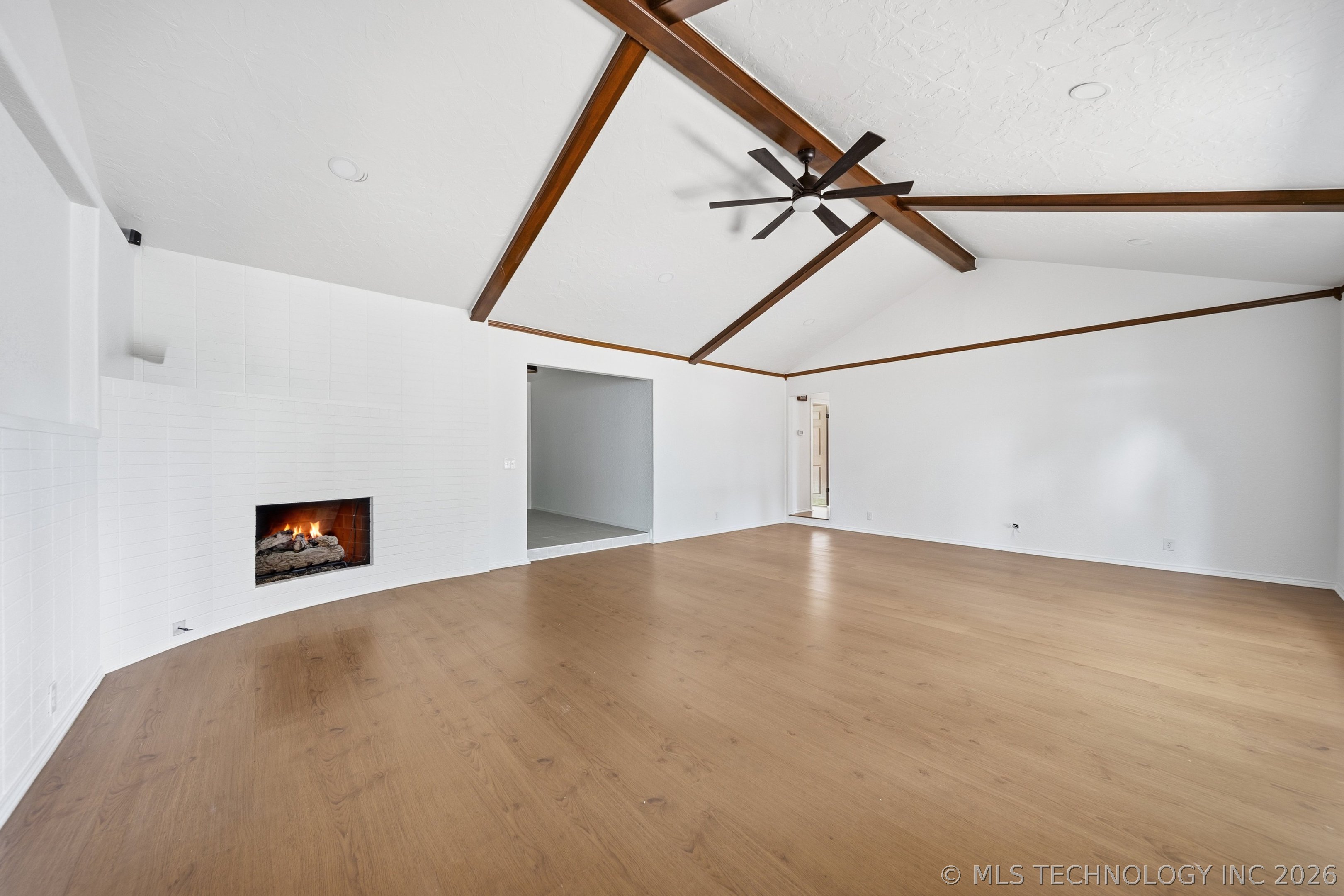 6105 S Irvington Avenue Property Photo 10