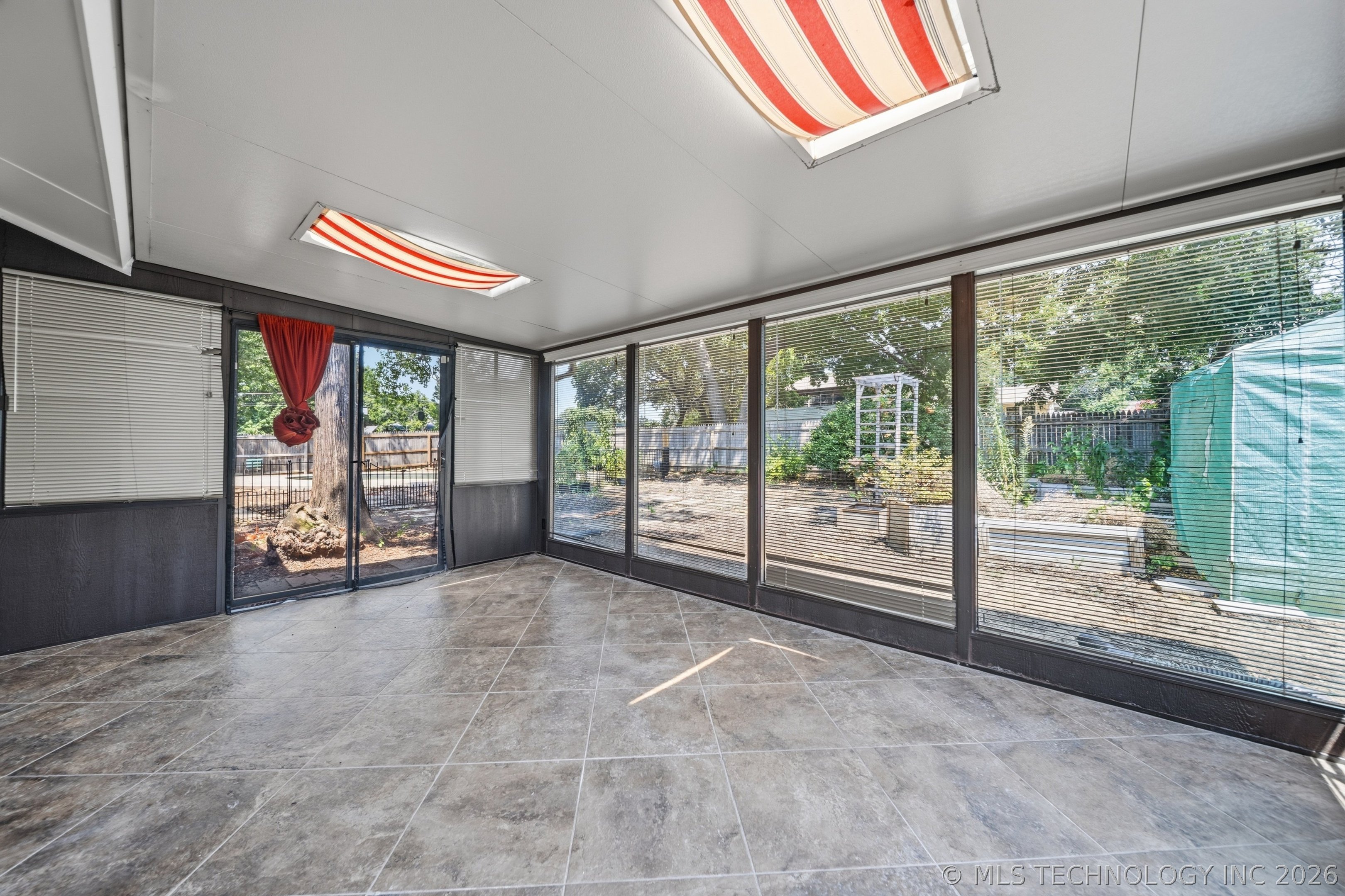6105 S Irvington Avenue Property Photo 12