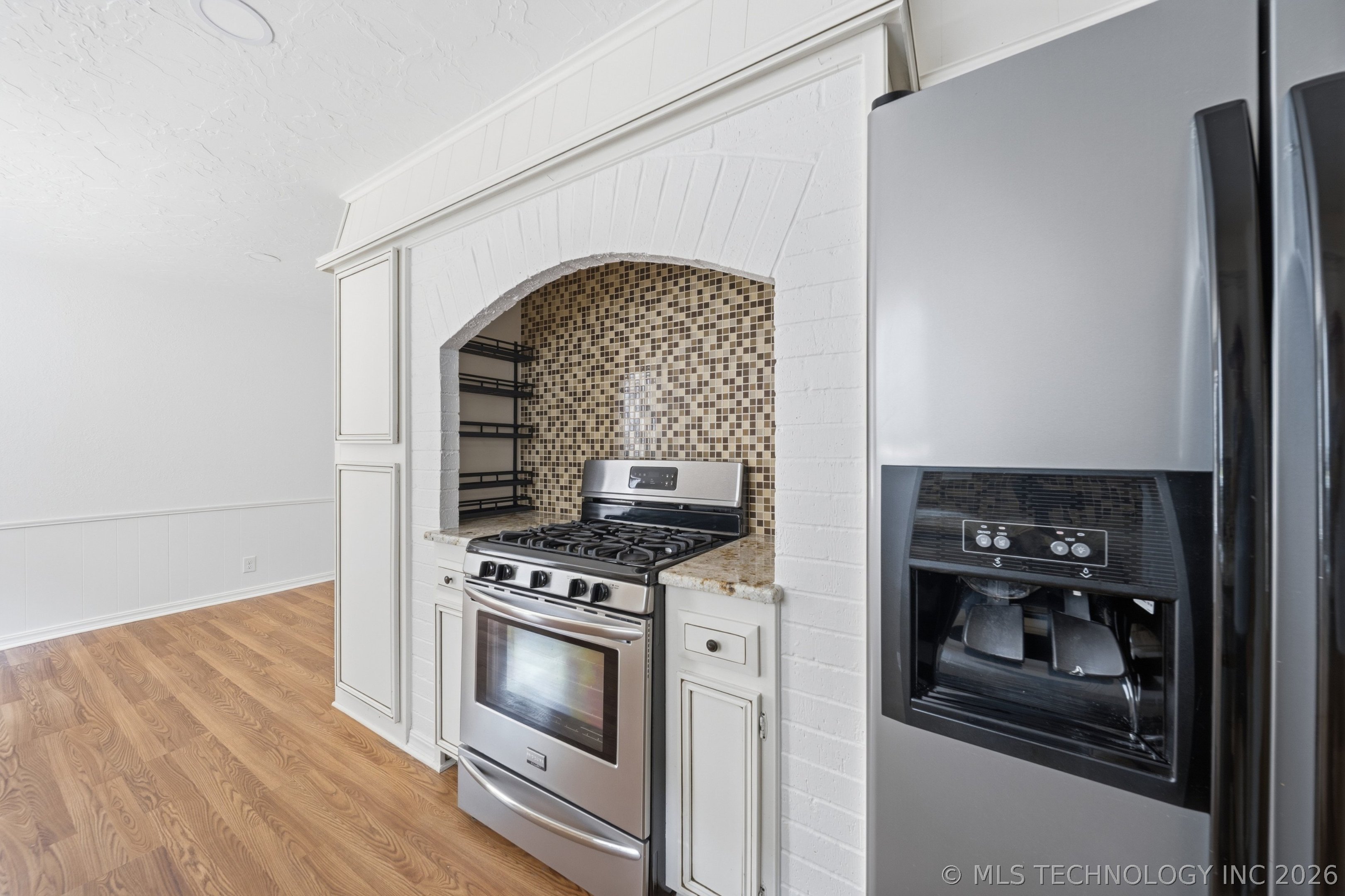 6105 S Irvington Avenue Property Photo 14