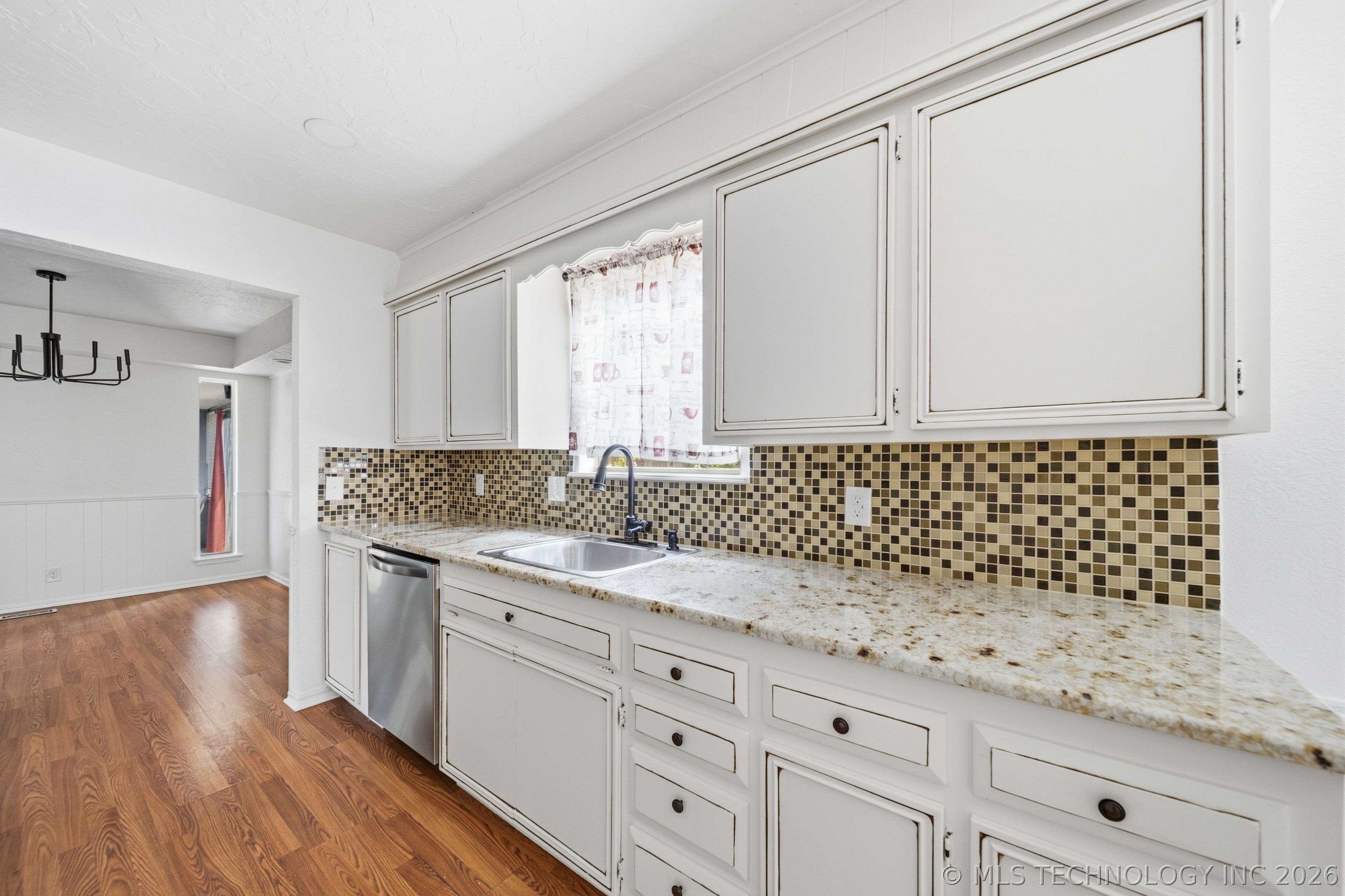6105 S Irvington Avenue Property Photo 16