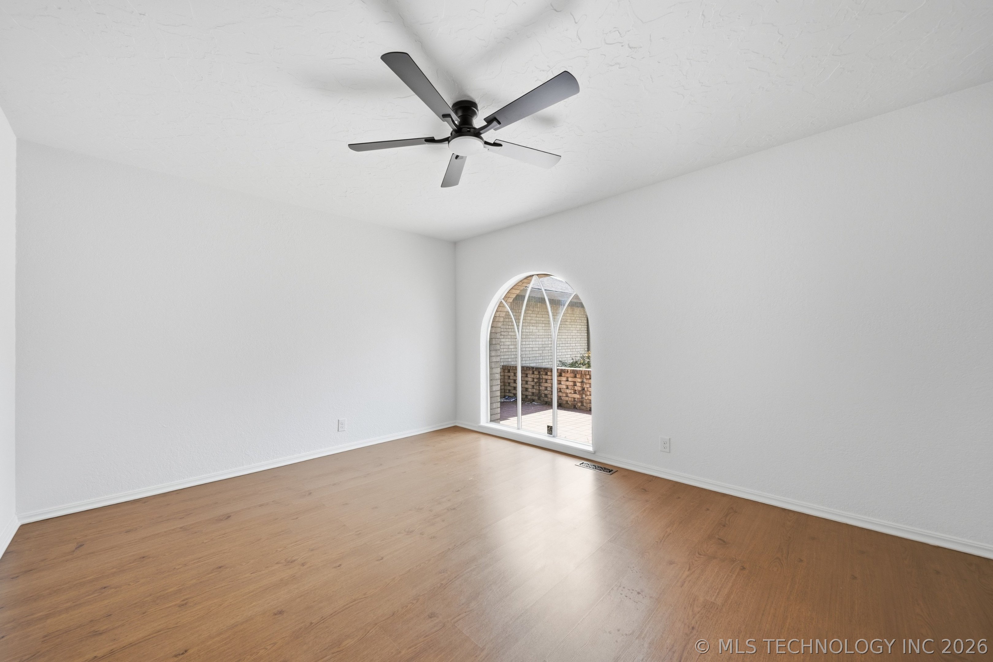 6105 S Irvington Avenue Property Photo 25