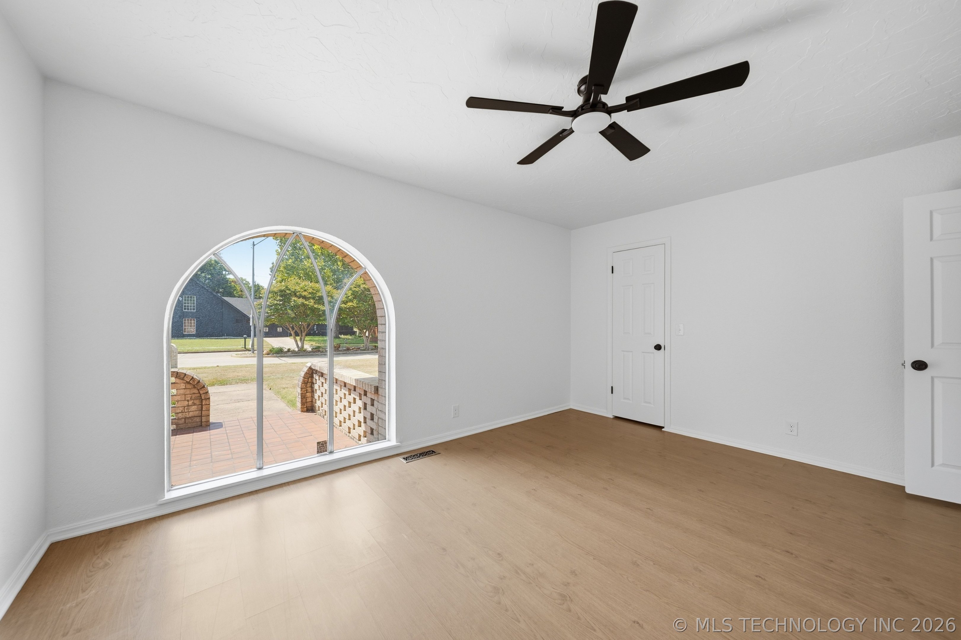 6105 S Irvington Avenue Property Photo 26
