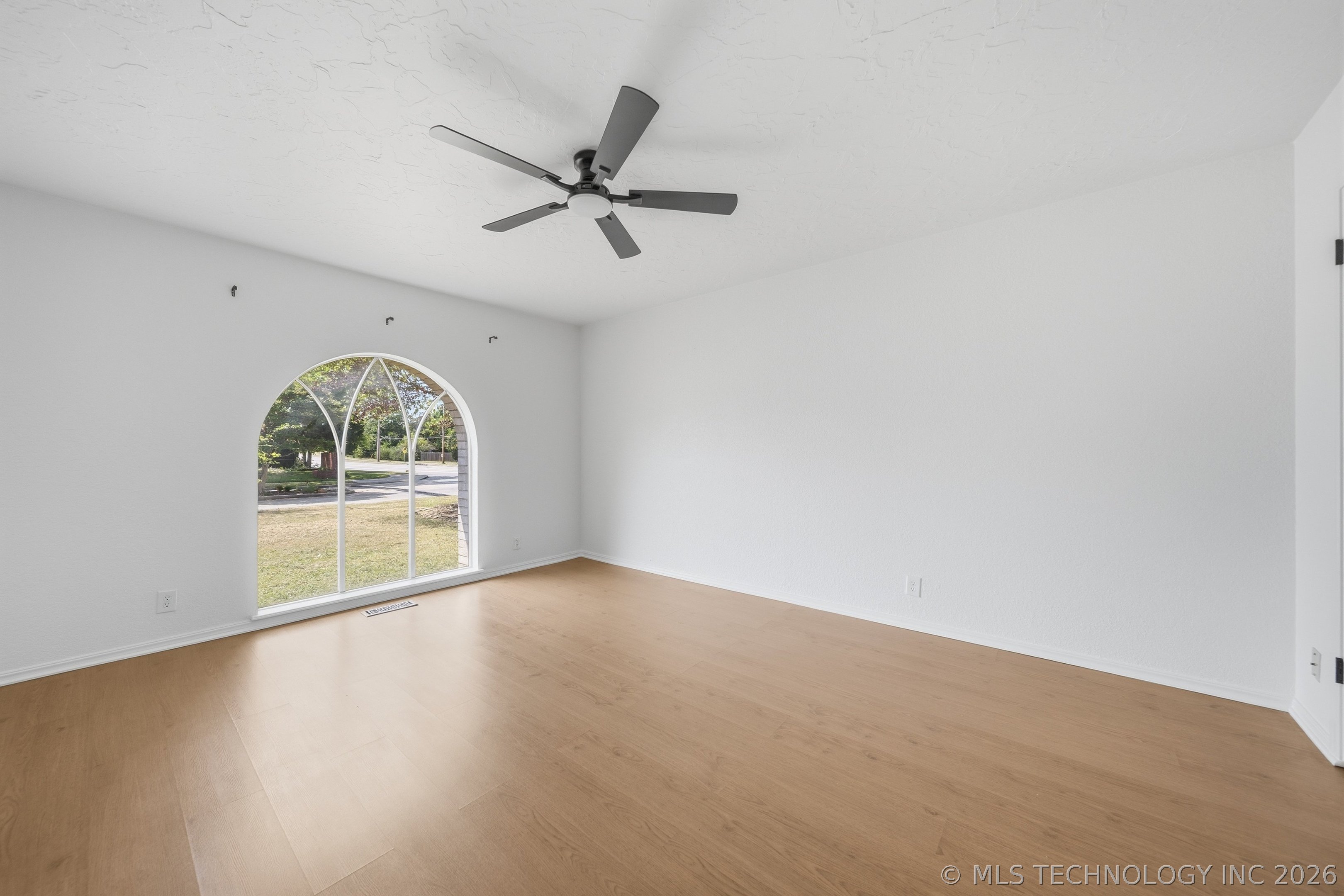6105 S Irvington Avenue Property Photo 27