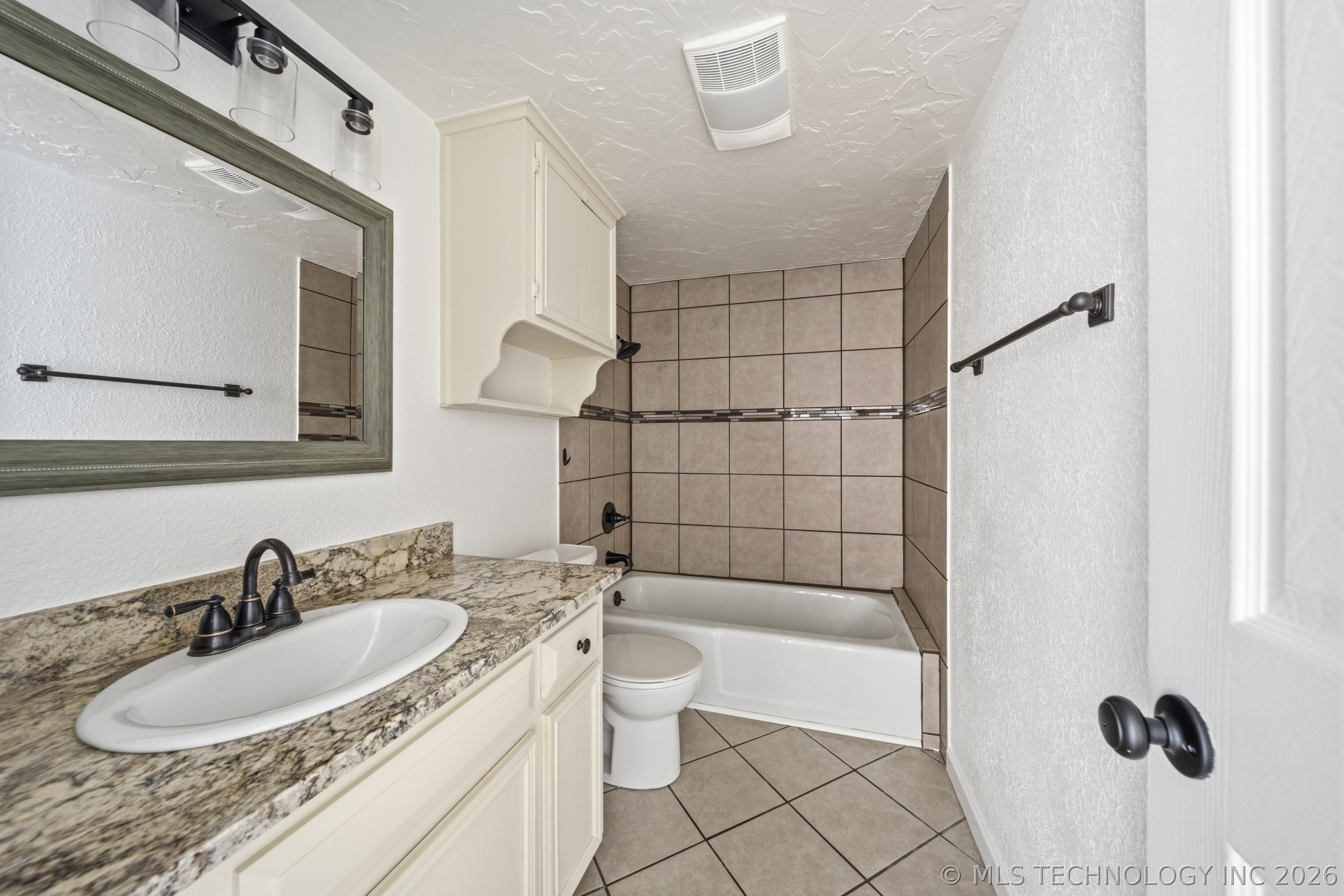 6105 S Irvington Avenue Property Photo 29