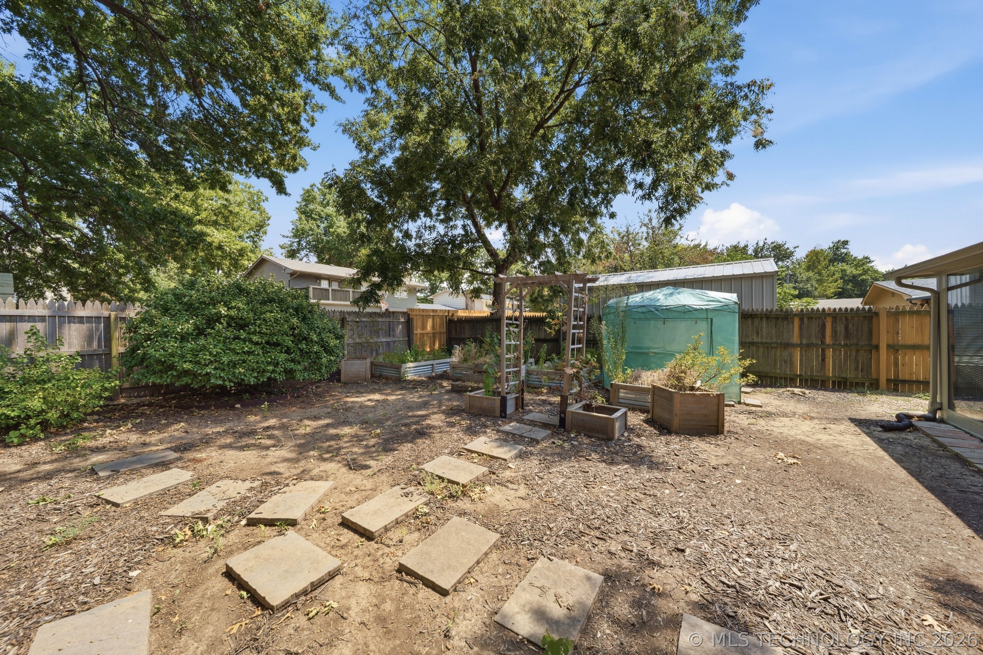 6105 S Irvington Avenue Property Photo 32