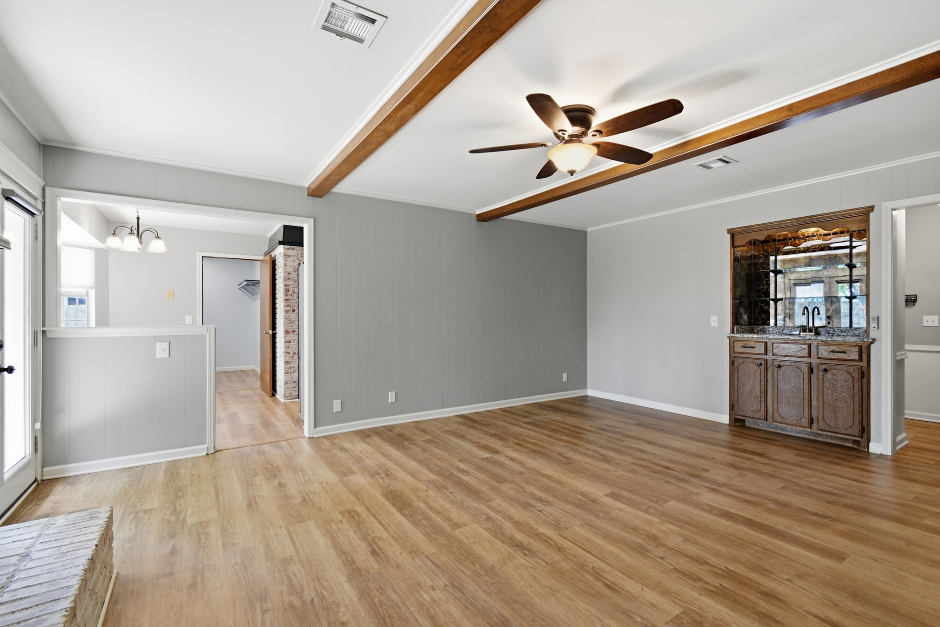 2609 W Elgin Street Property Photo 8