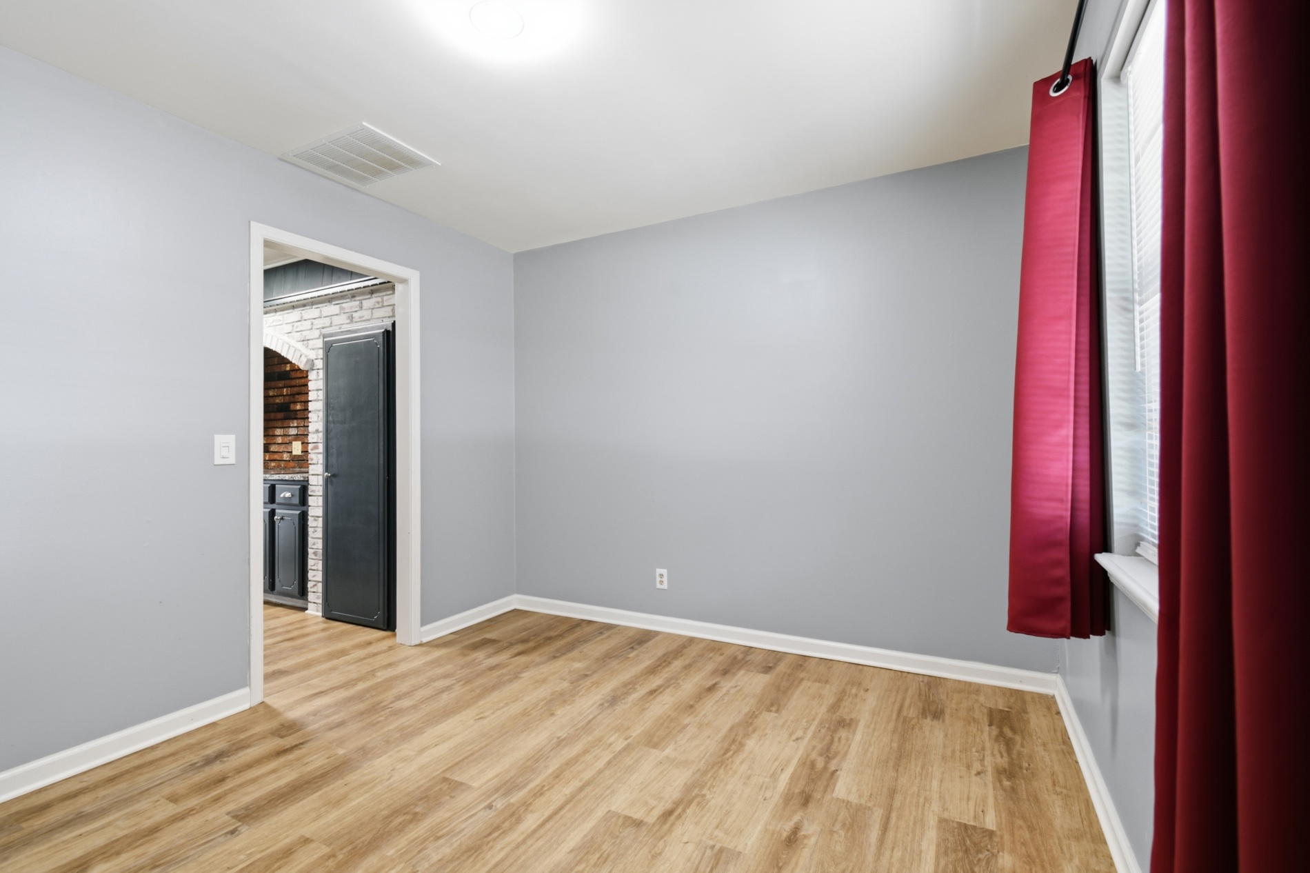 2609 W Elgin Street Property Photo 10