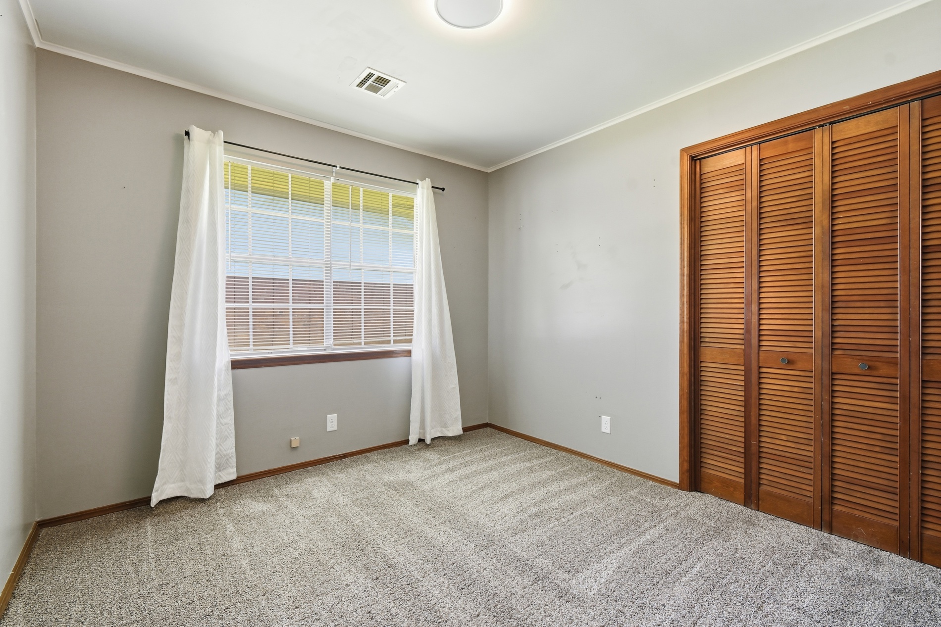 2609 W Elgin Street Property Photo 29