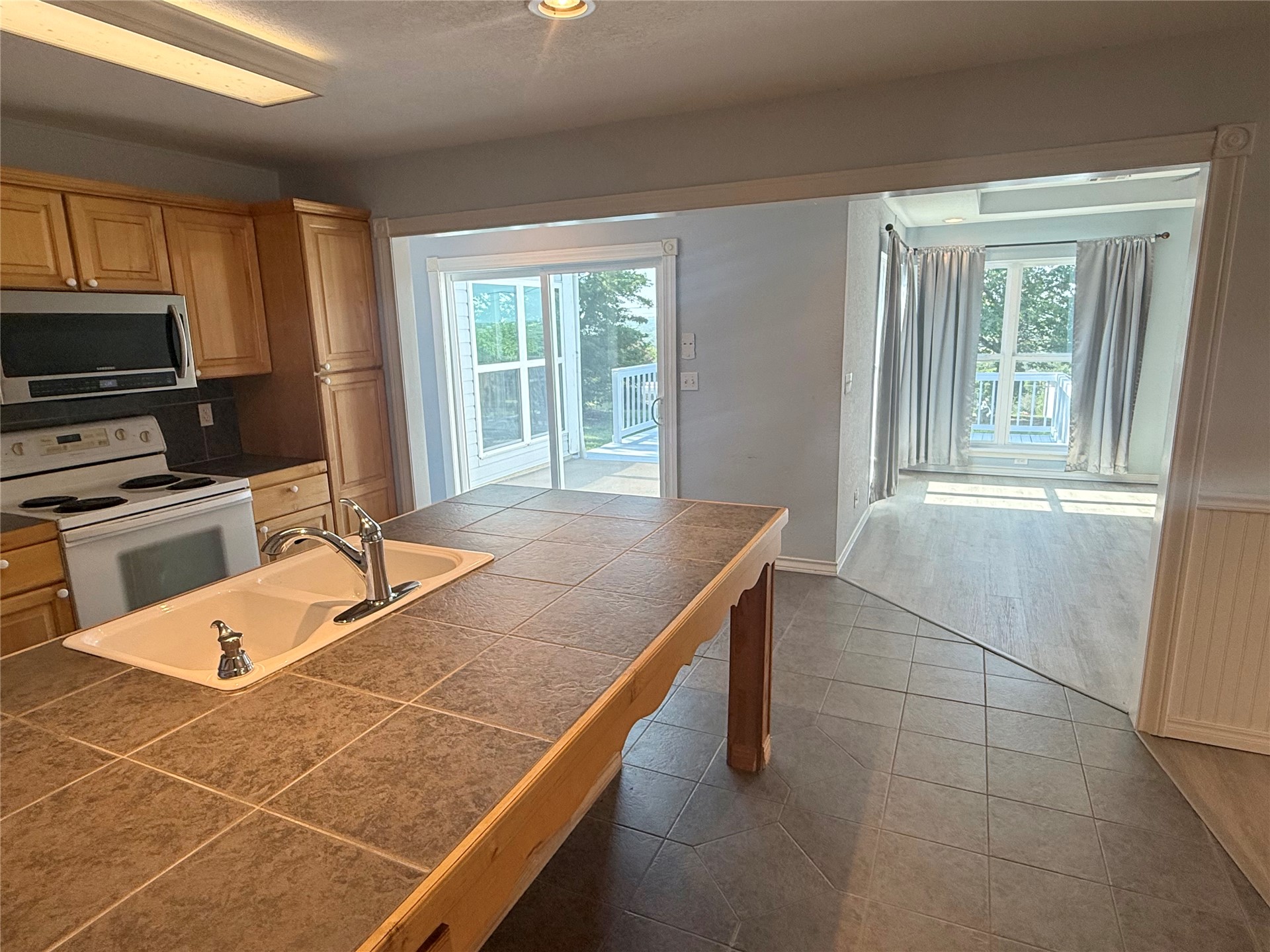 1215 Wade Wells Drive Property Photo 12
