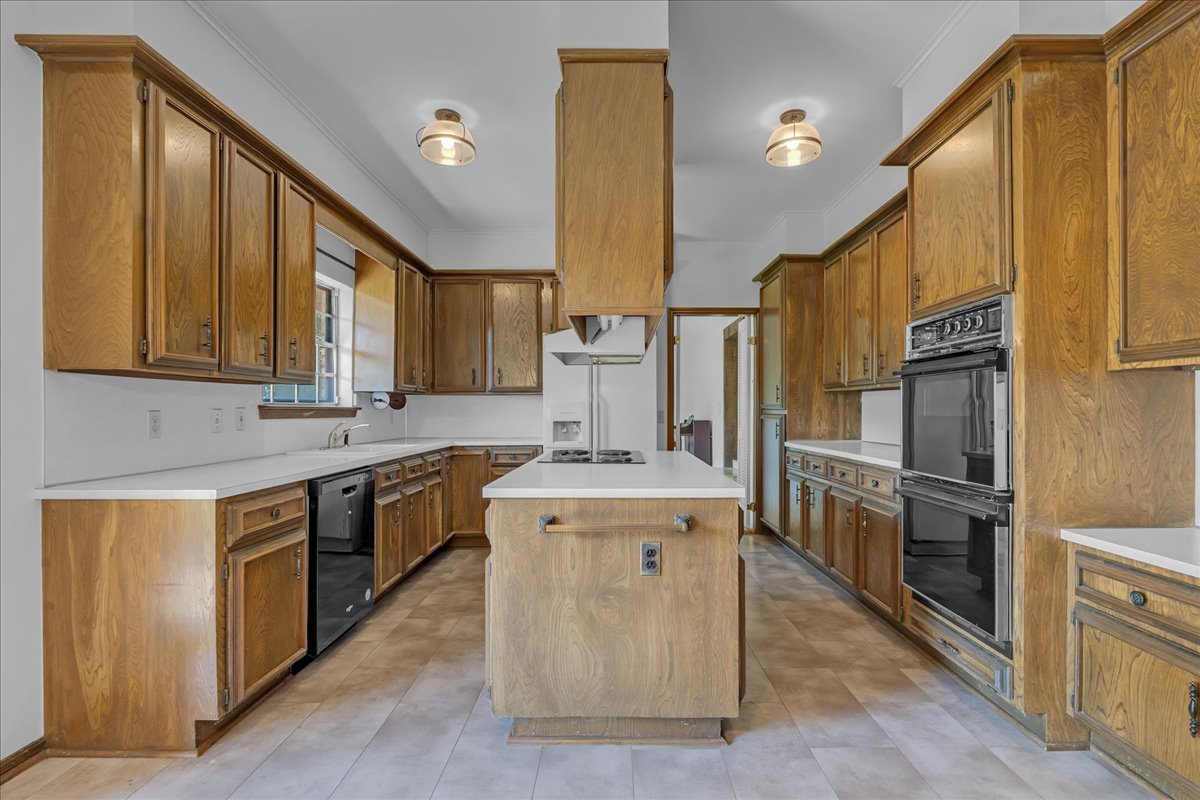 3115 S Delaware Place Property Photo 10