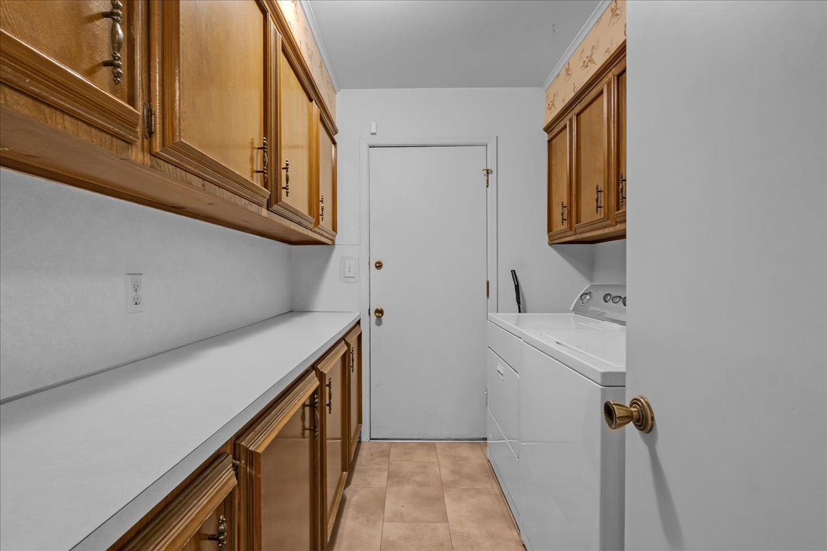 3115 S Delaware Place Property Photo 23