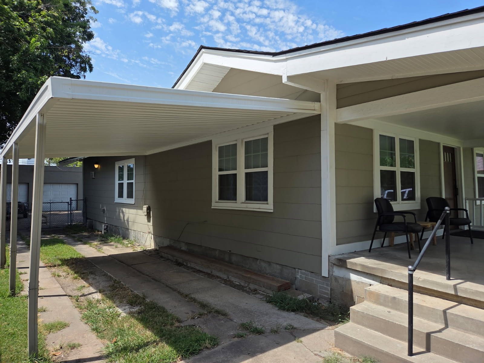 530 S Wheeling Avenue Property Photo 2