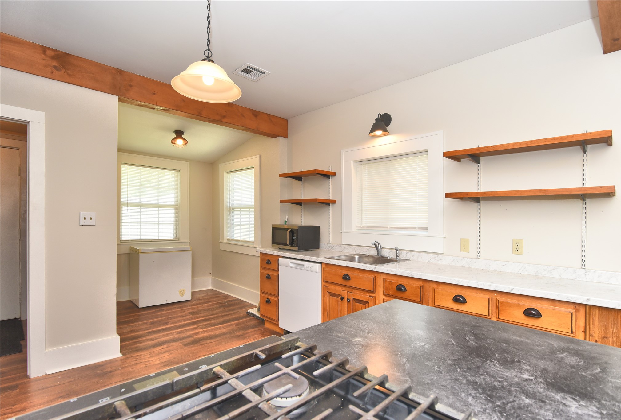 530 S Wheeling Avenue Property Photo 11
