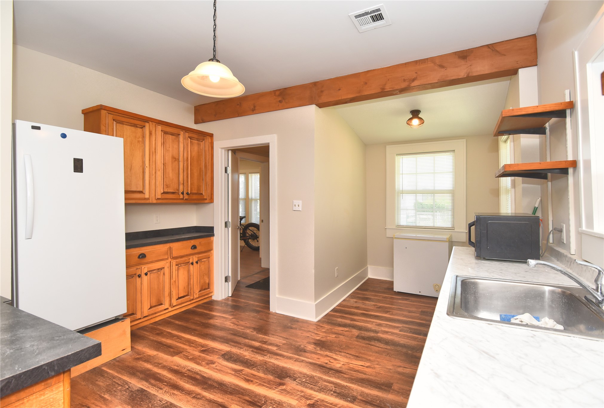 530 S Wheeling Avenue Property Photo 12