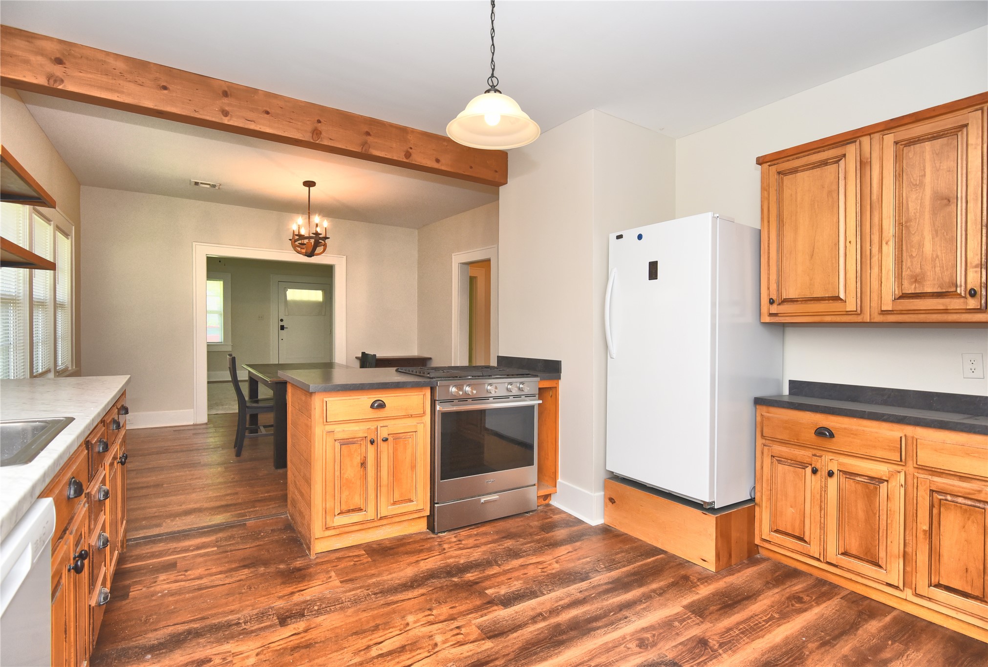 530 S Wheeling Avenue Property Photo 13