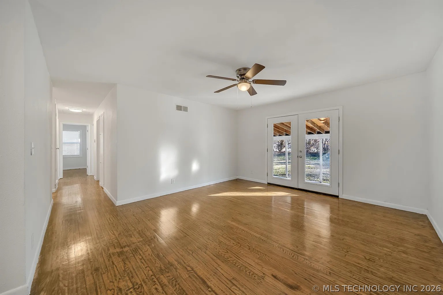 8928 E 4th Street Property Photo 2