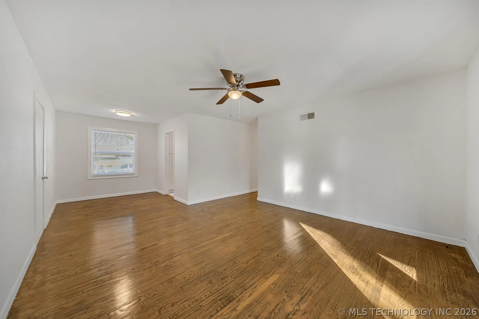 8928 E 4th Street Property Photo 3