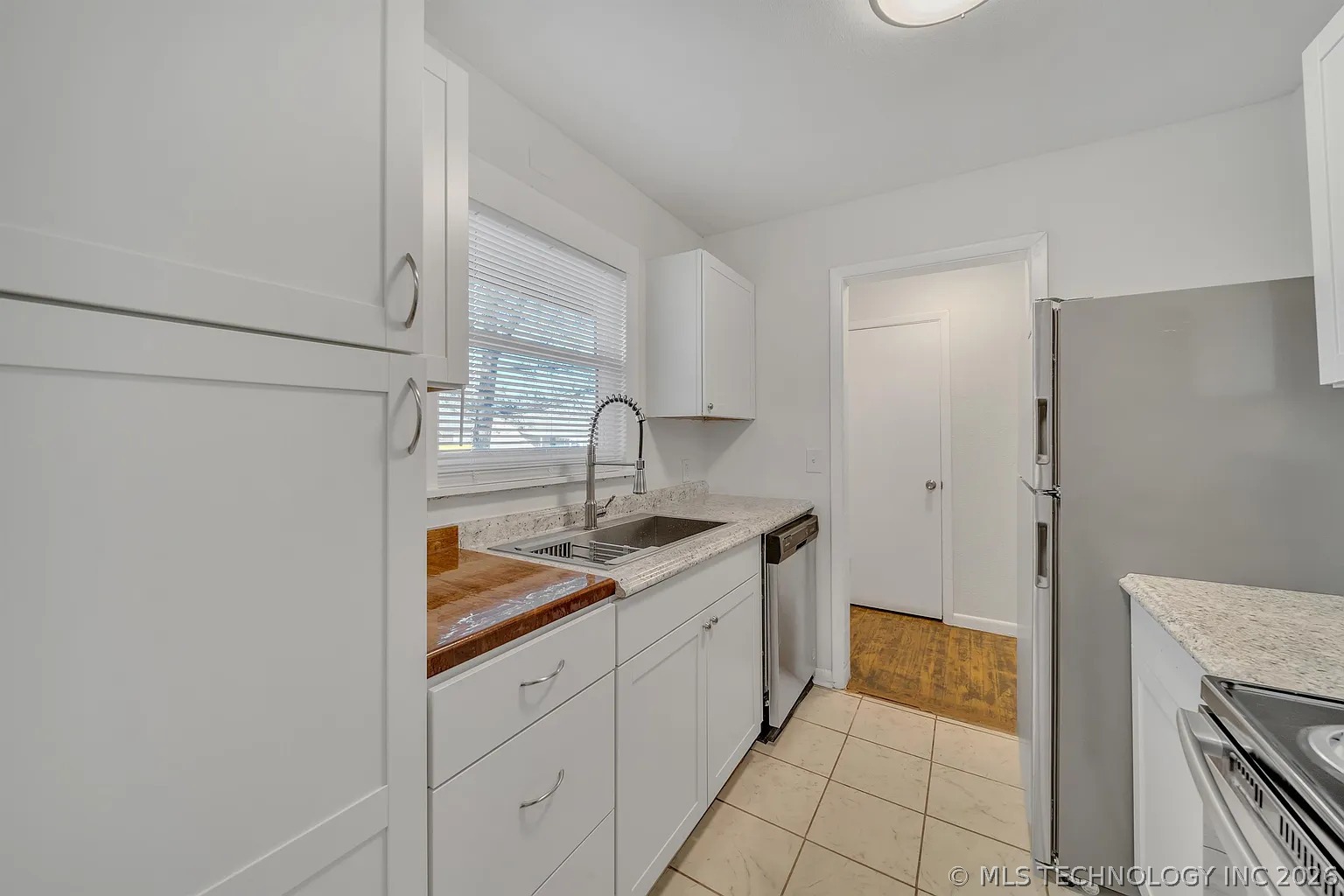 8928 E 4th Street Property Photo 5