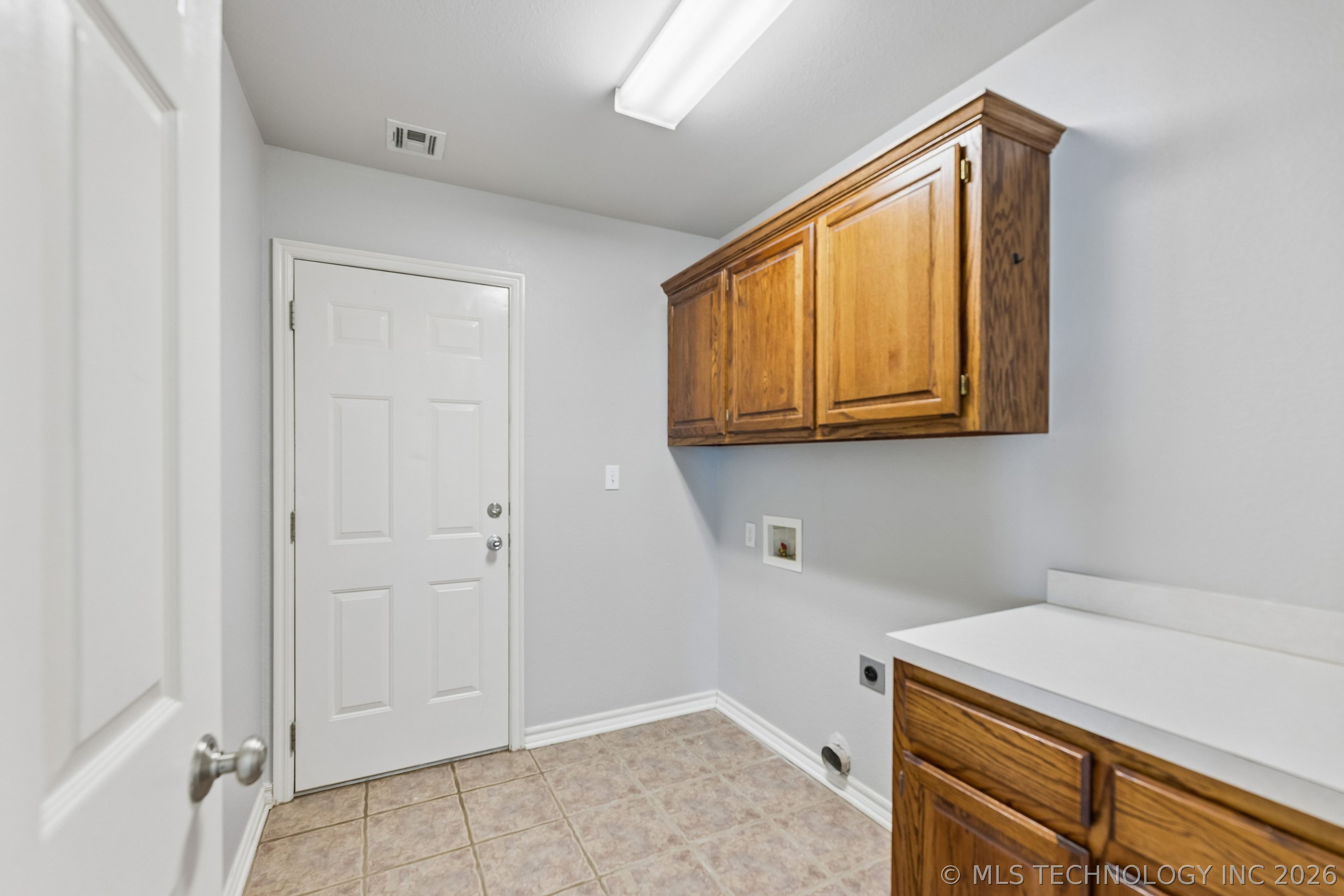220 W Charleston Street Property Photo 13