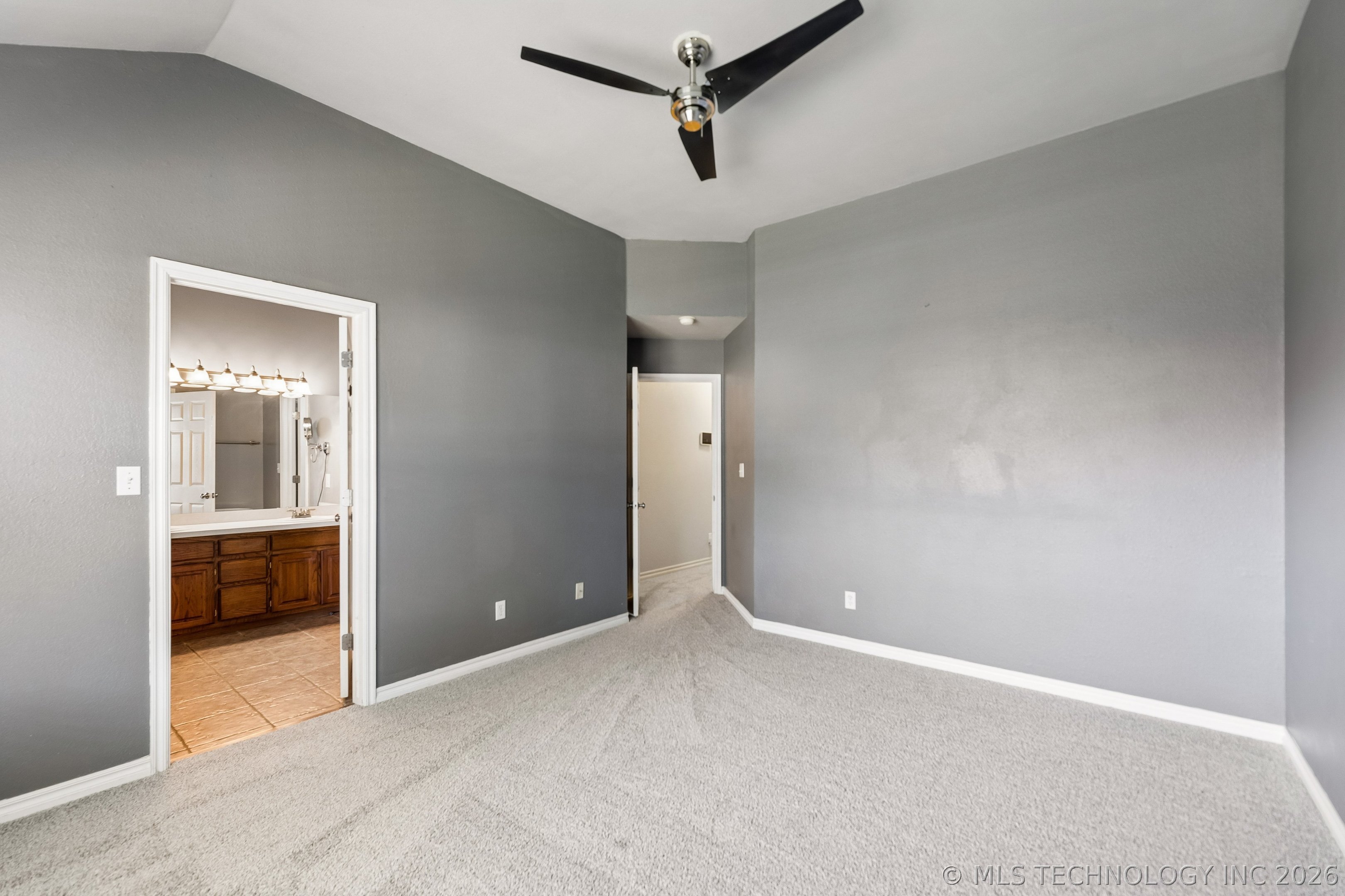 220 W Charleston Street Property Photo 18