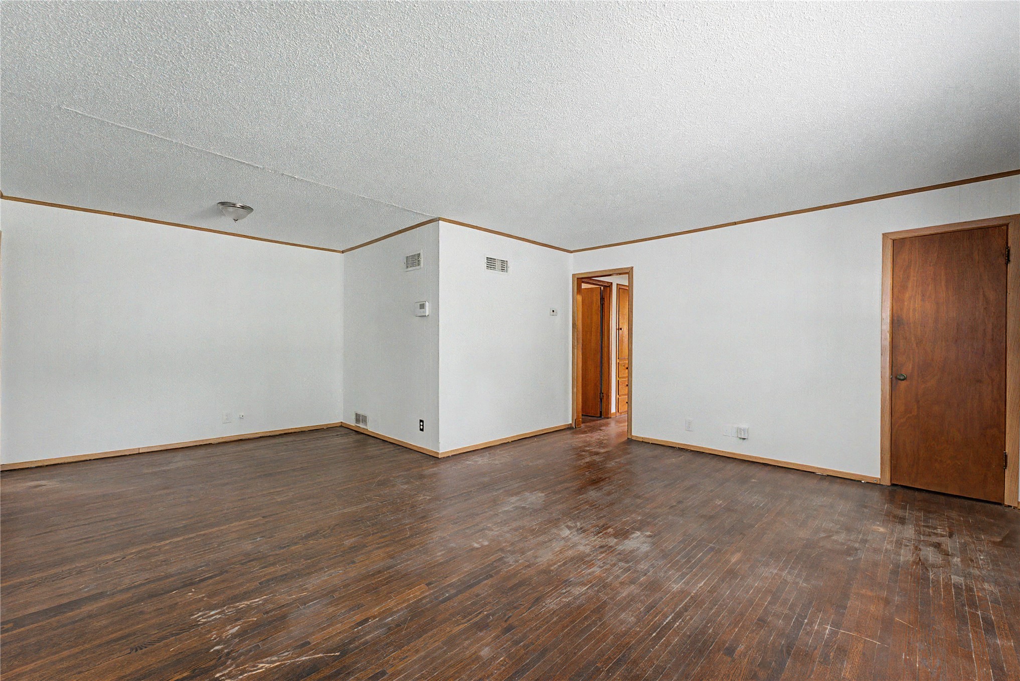 1421 E 50 Street S Property Photo 10