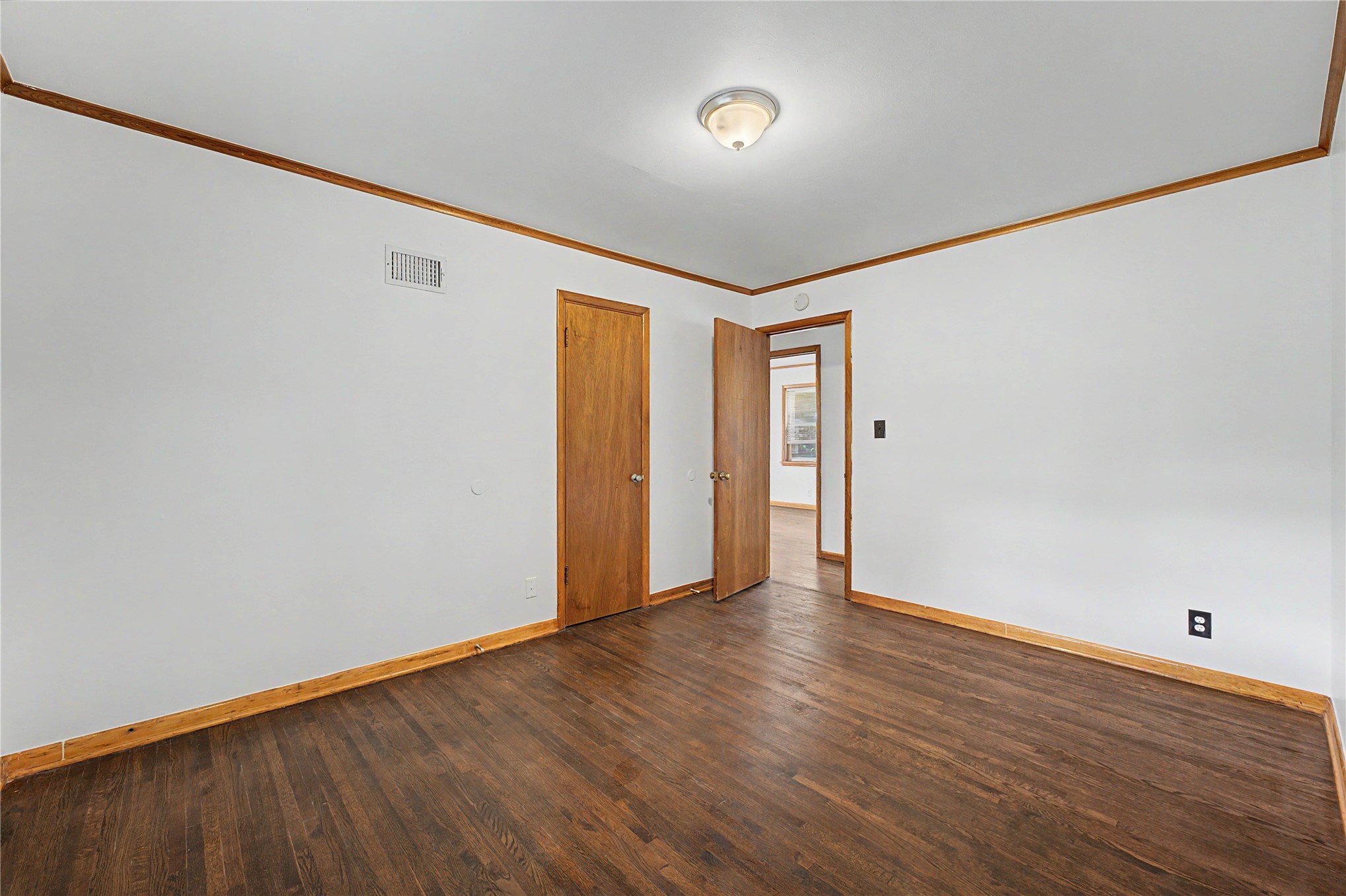 1421 E 50 Street S Property Photo 15