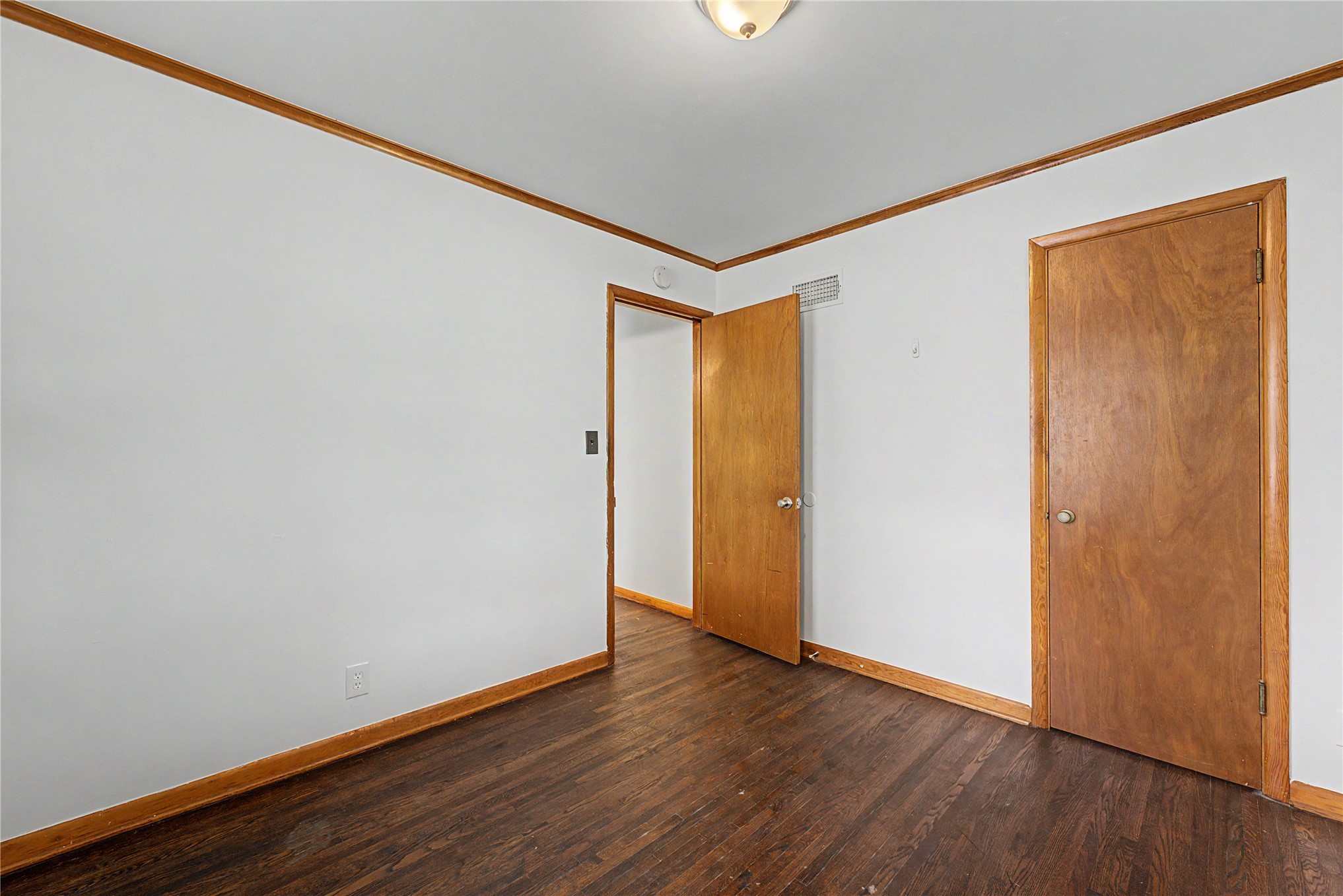 1421 E 50 Street S Property Photo 17