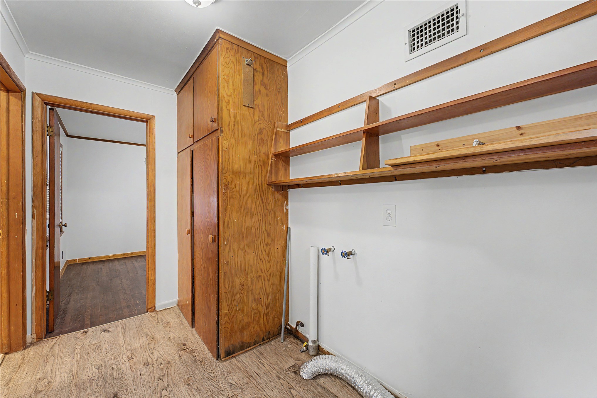 1421 E 50 Street S Property Photo 18