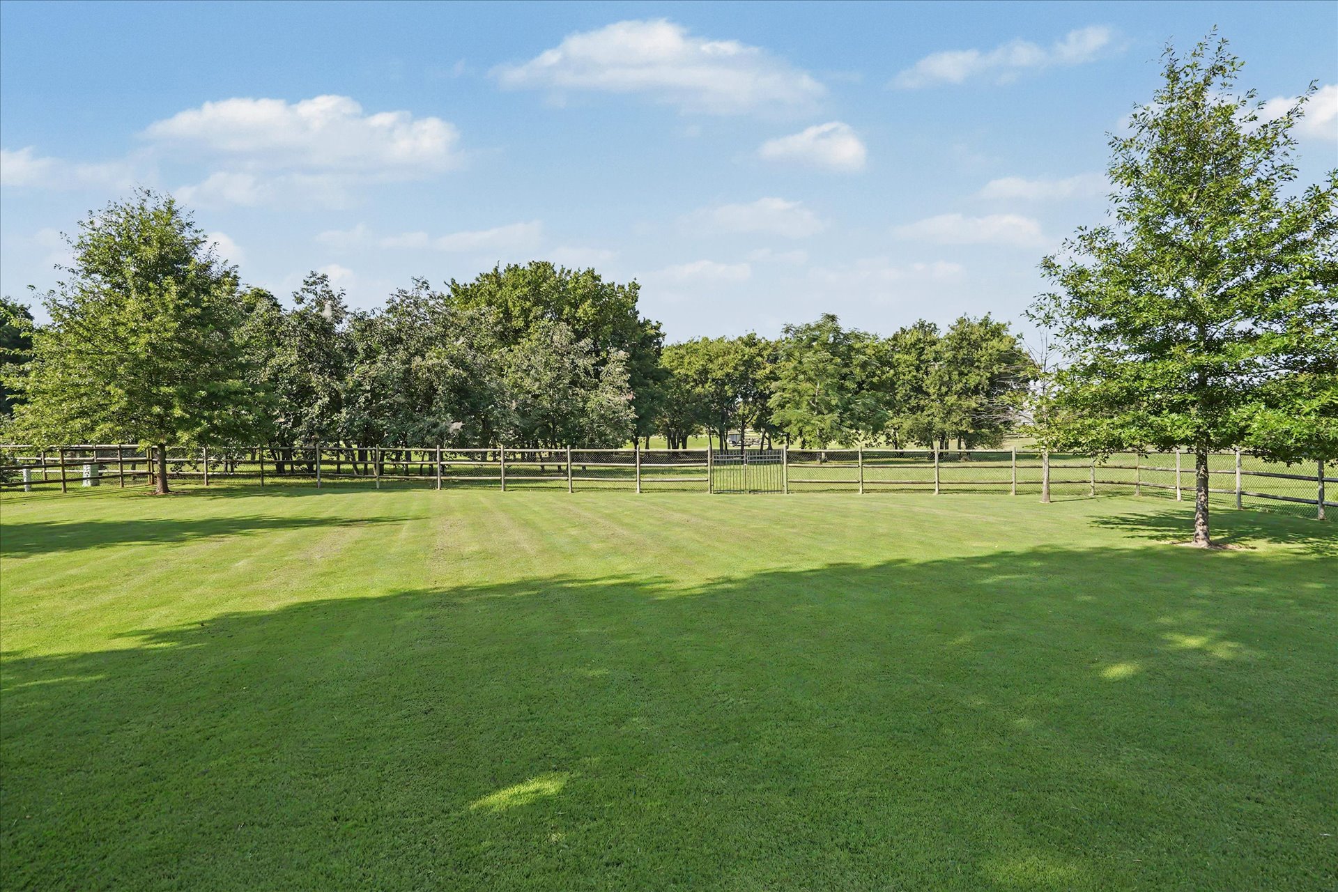 18588 E Crooked Oak Drive Property Photo 34