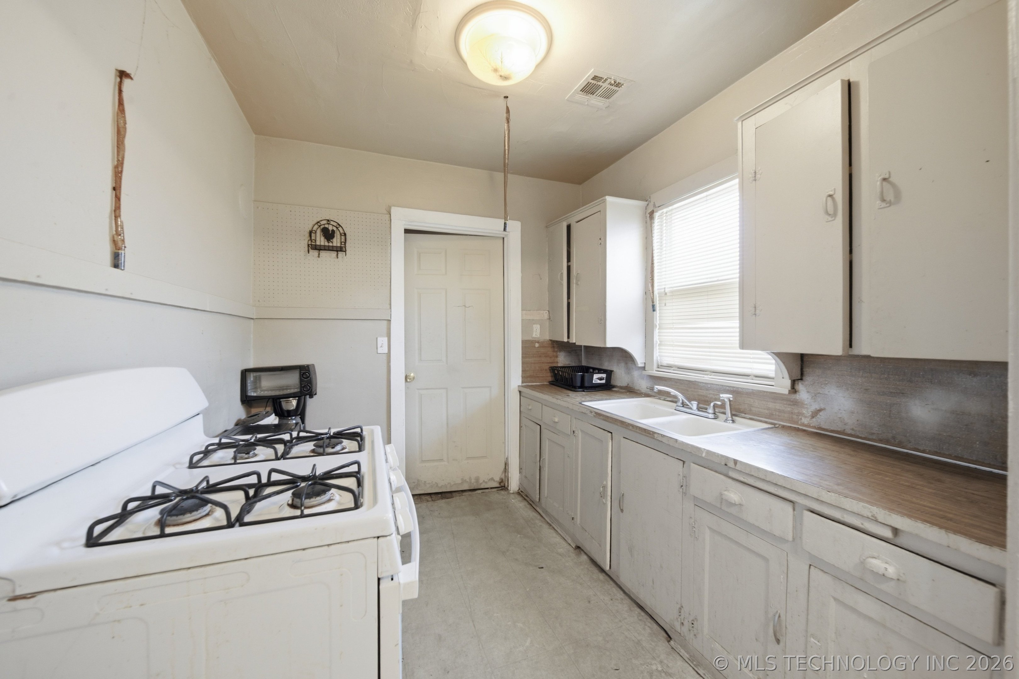 1344 N Boston Place Property Photo 12
