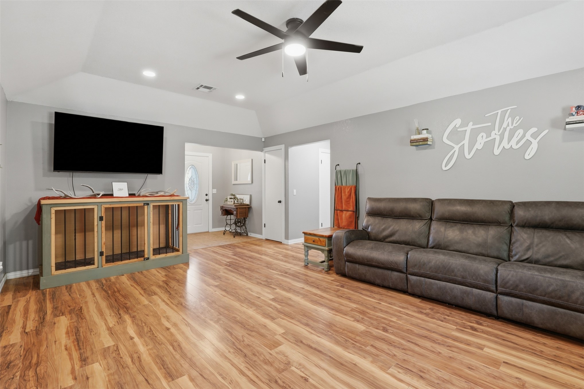 208 S 9th Avenue E Property Photo 9