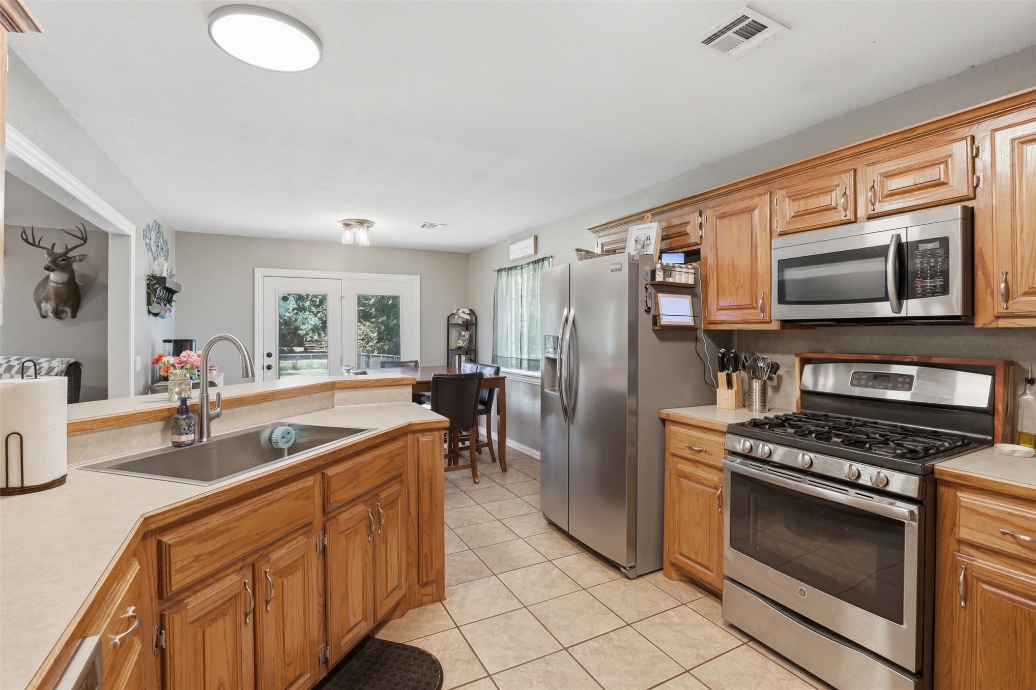 208 S 9th Avenue E Property Photo 12