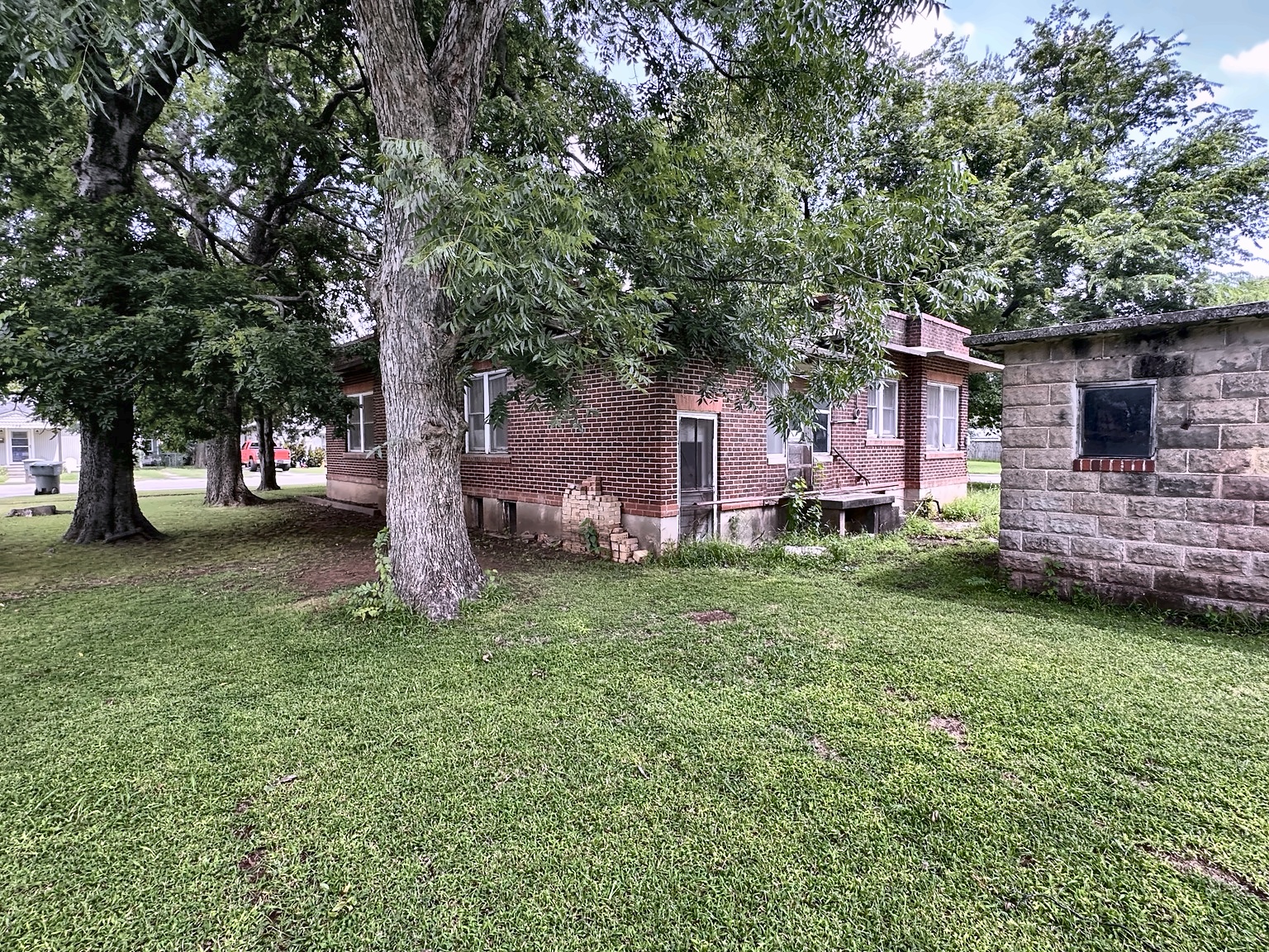 101 N Chestnut Property Photo 10