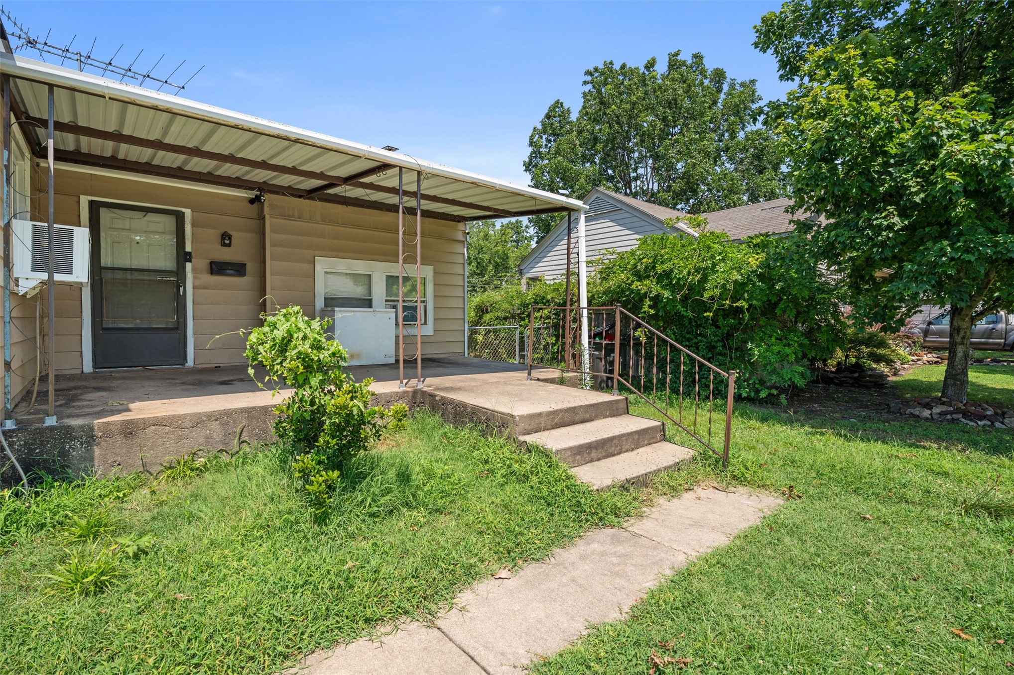313 N Santa Fe Avenue Property Photo 3