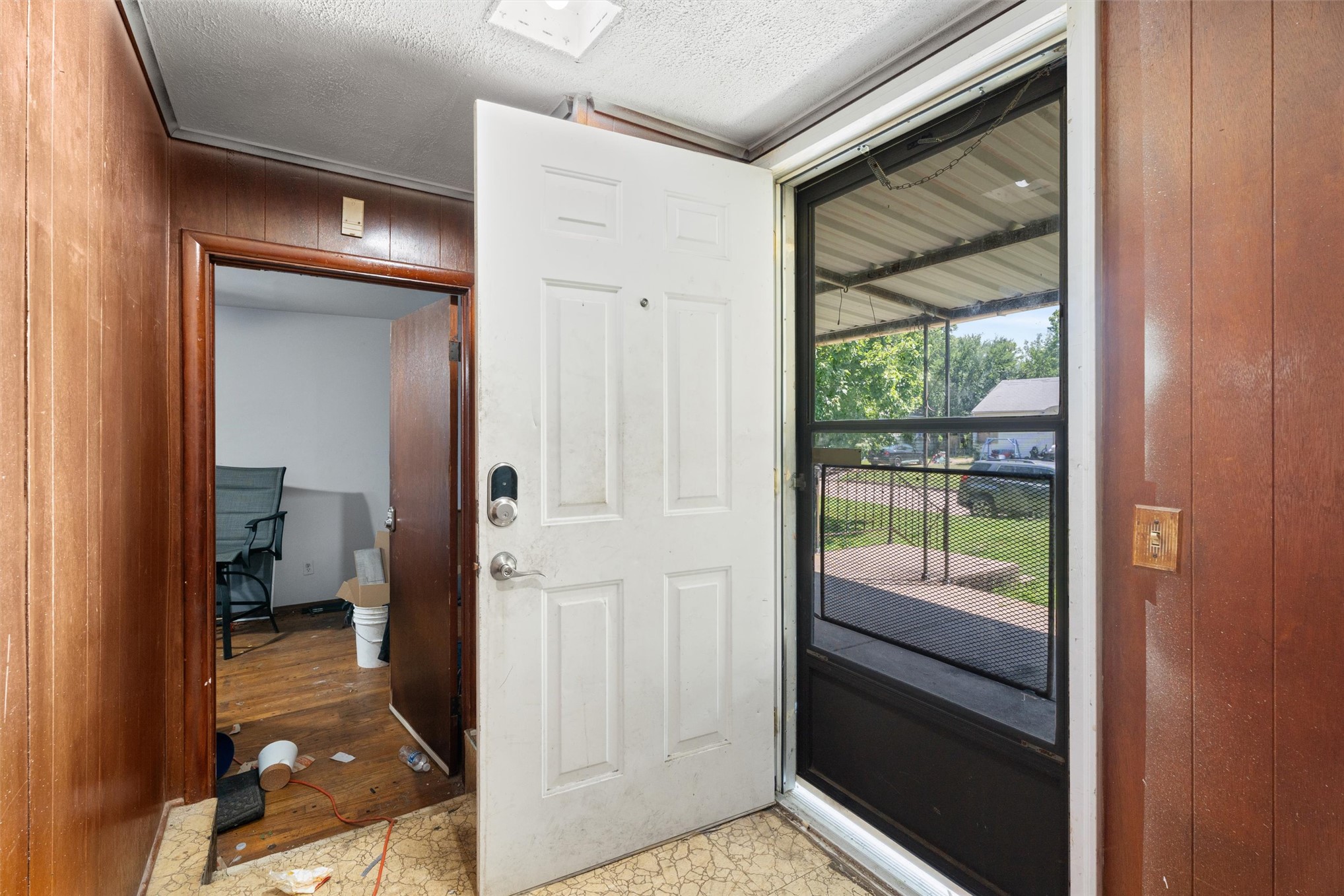 313 N Santa Fe Avenue Property Photo 6