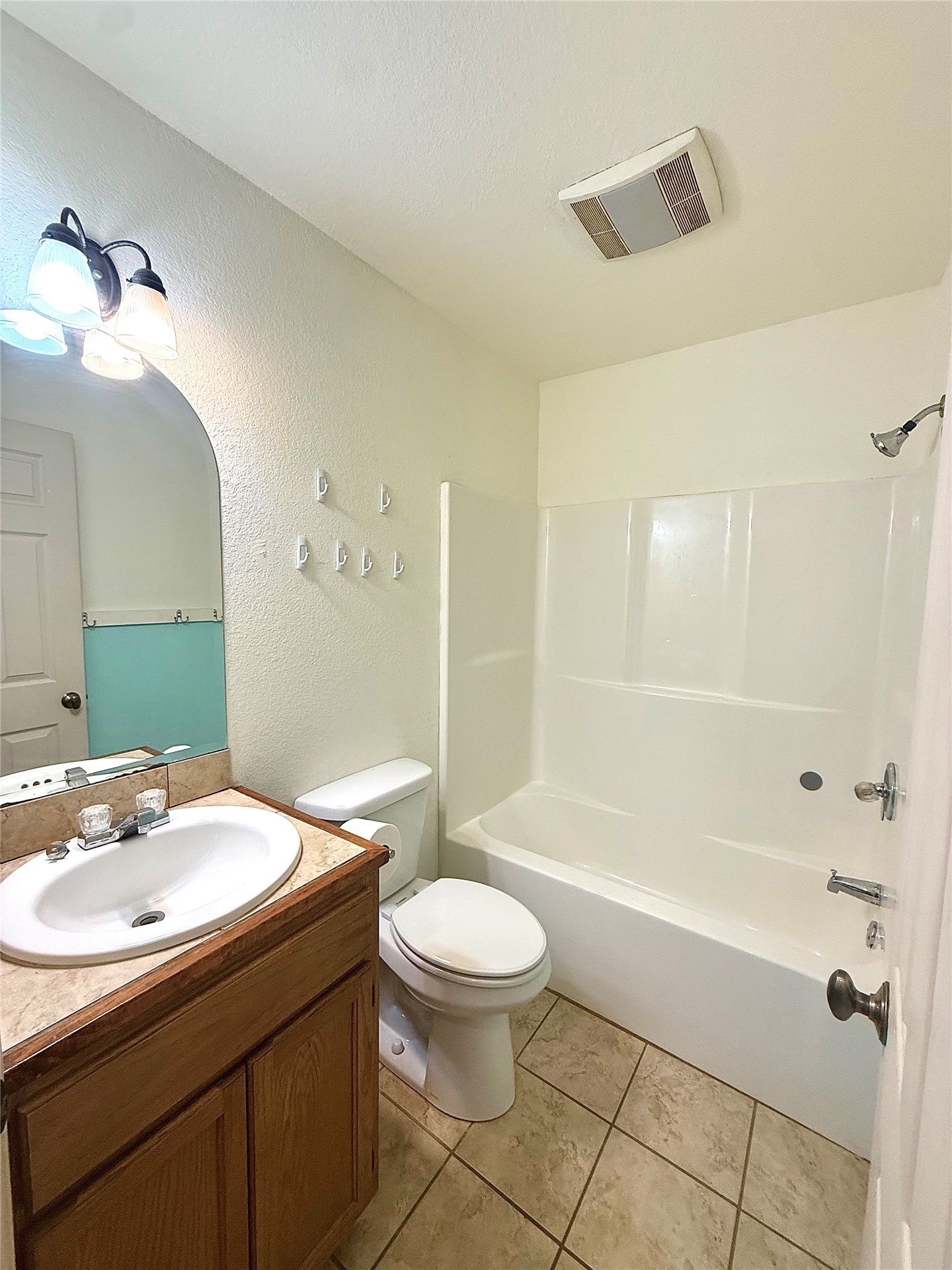 921 S Locust Property Photo 13