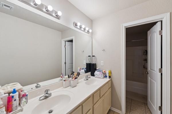 20208 E 37th Street S Property Photo 11