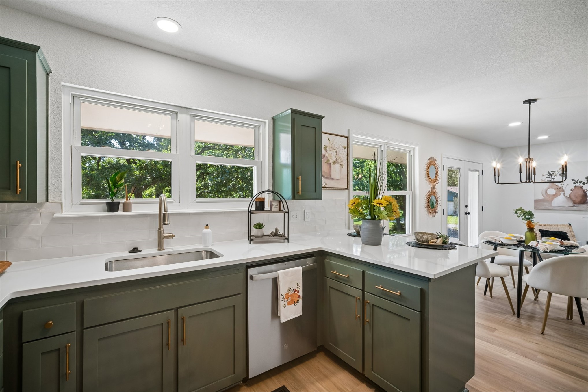 3199 N Mistletoe Road Property Photo 12