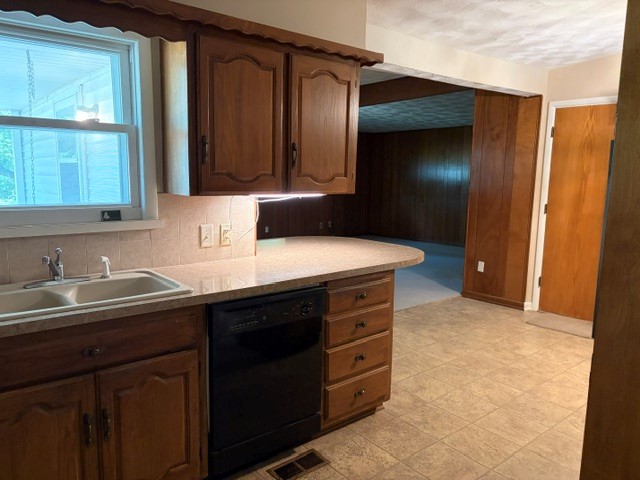 1326 N 78th East Avenue Property Photo 11