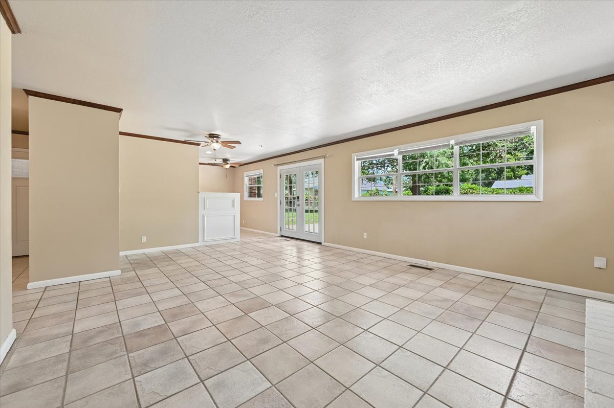 1367 E 46th Street Property Photo 8