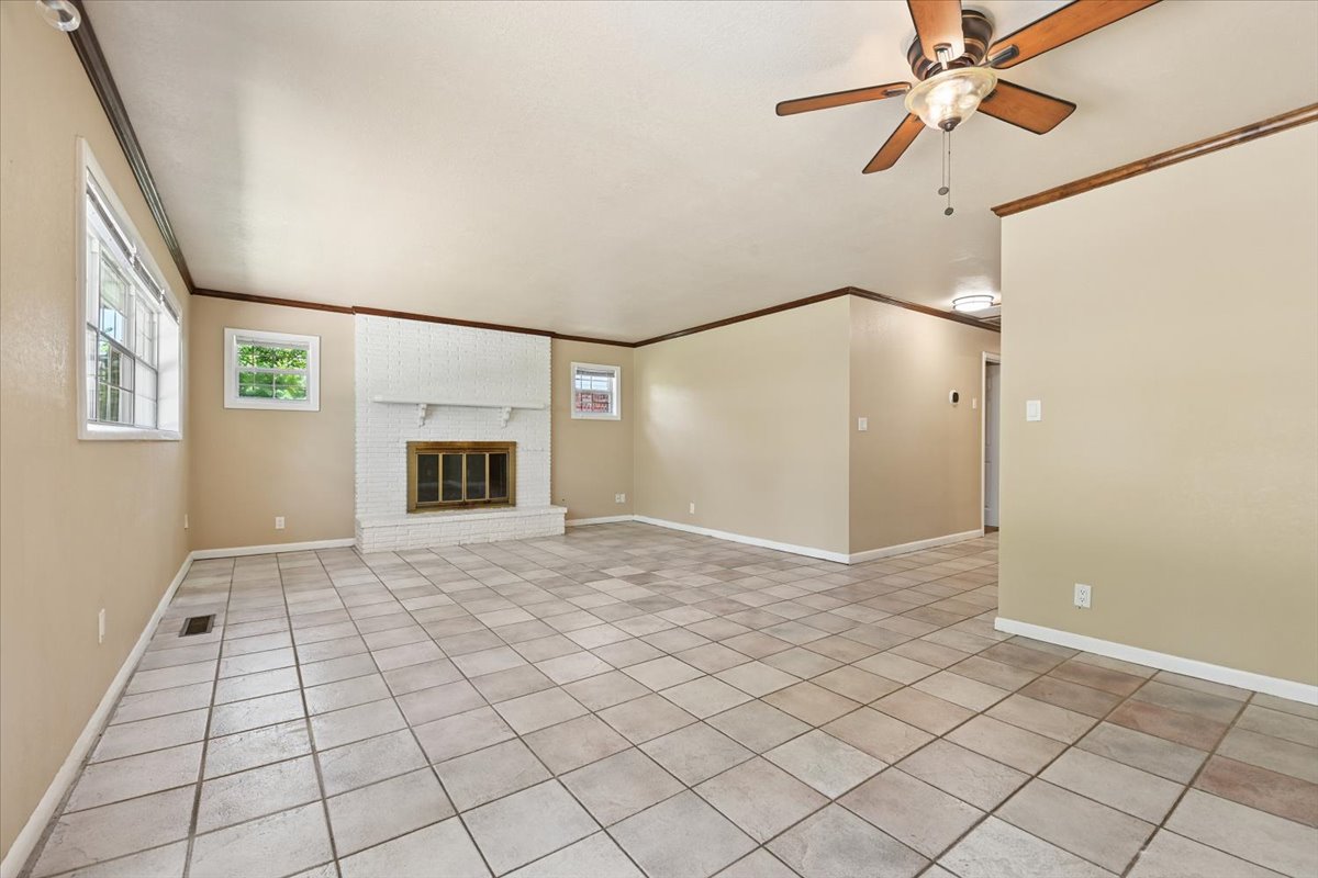 1367 E 46th Street Property Photo 19