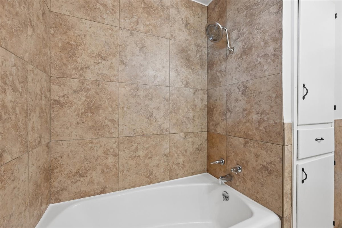 1367 E 46th Street Property Photo 29