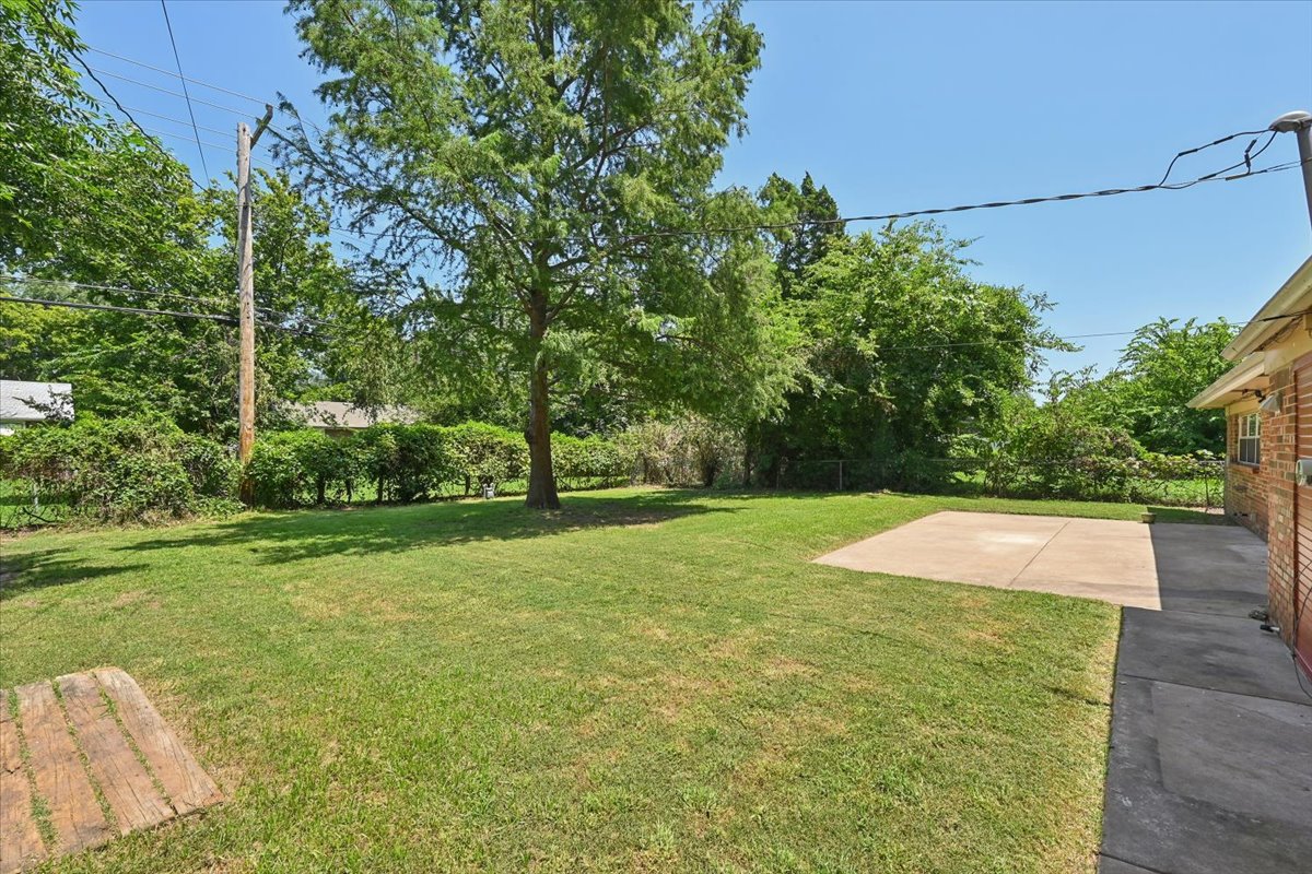 1367 E 46th Street Property Photo 35