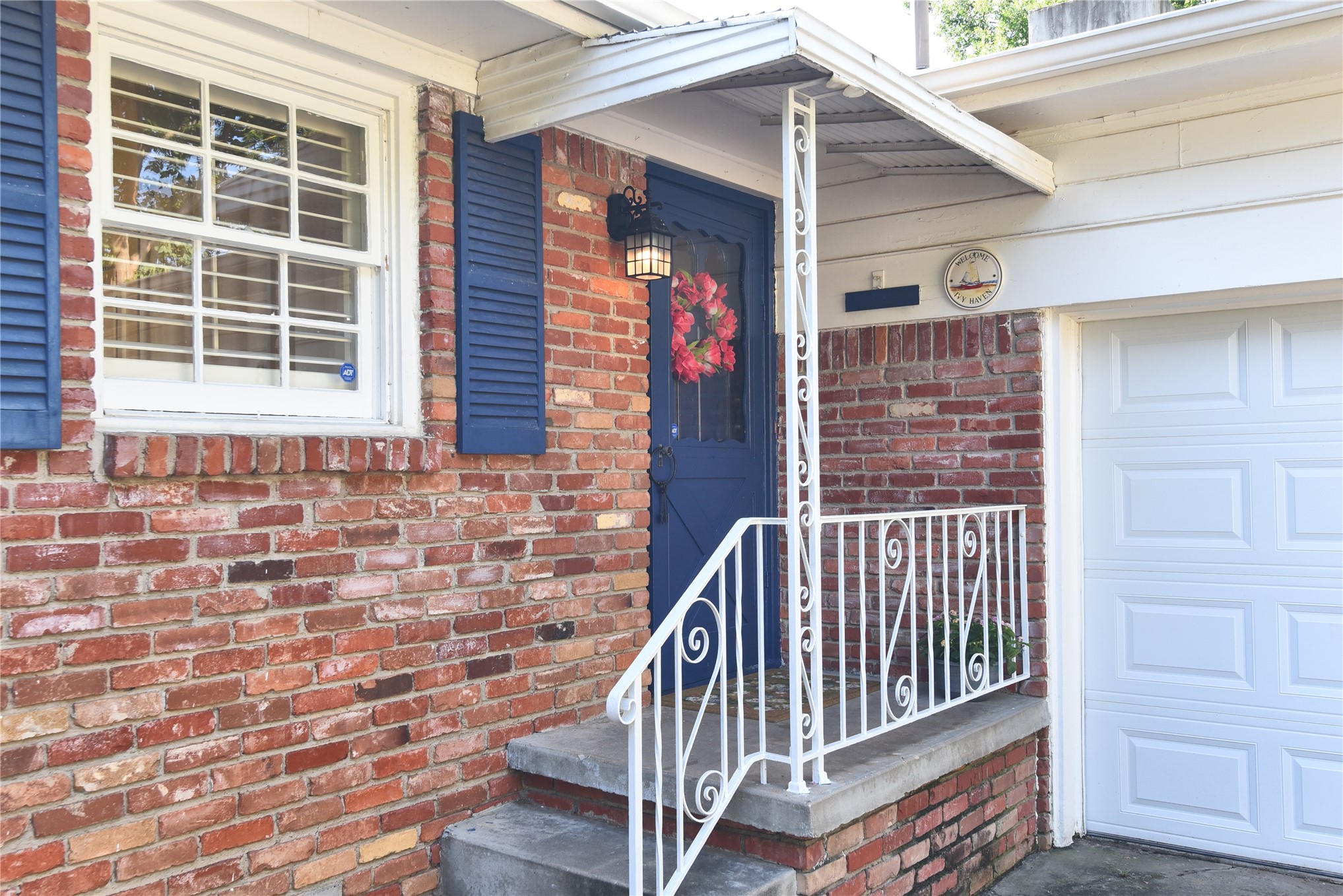 1598 E 60th Place Property Photo 3