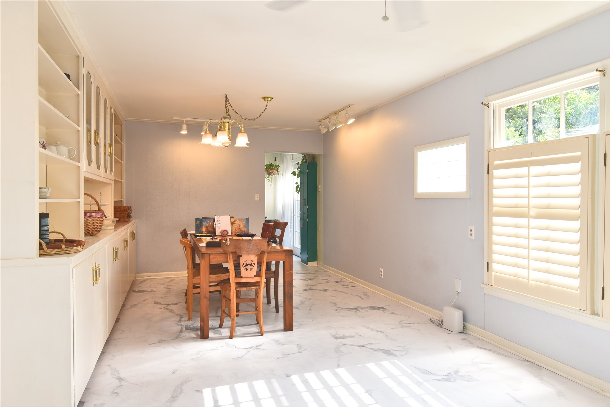 1598 E 60th Place Property Photo 11