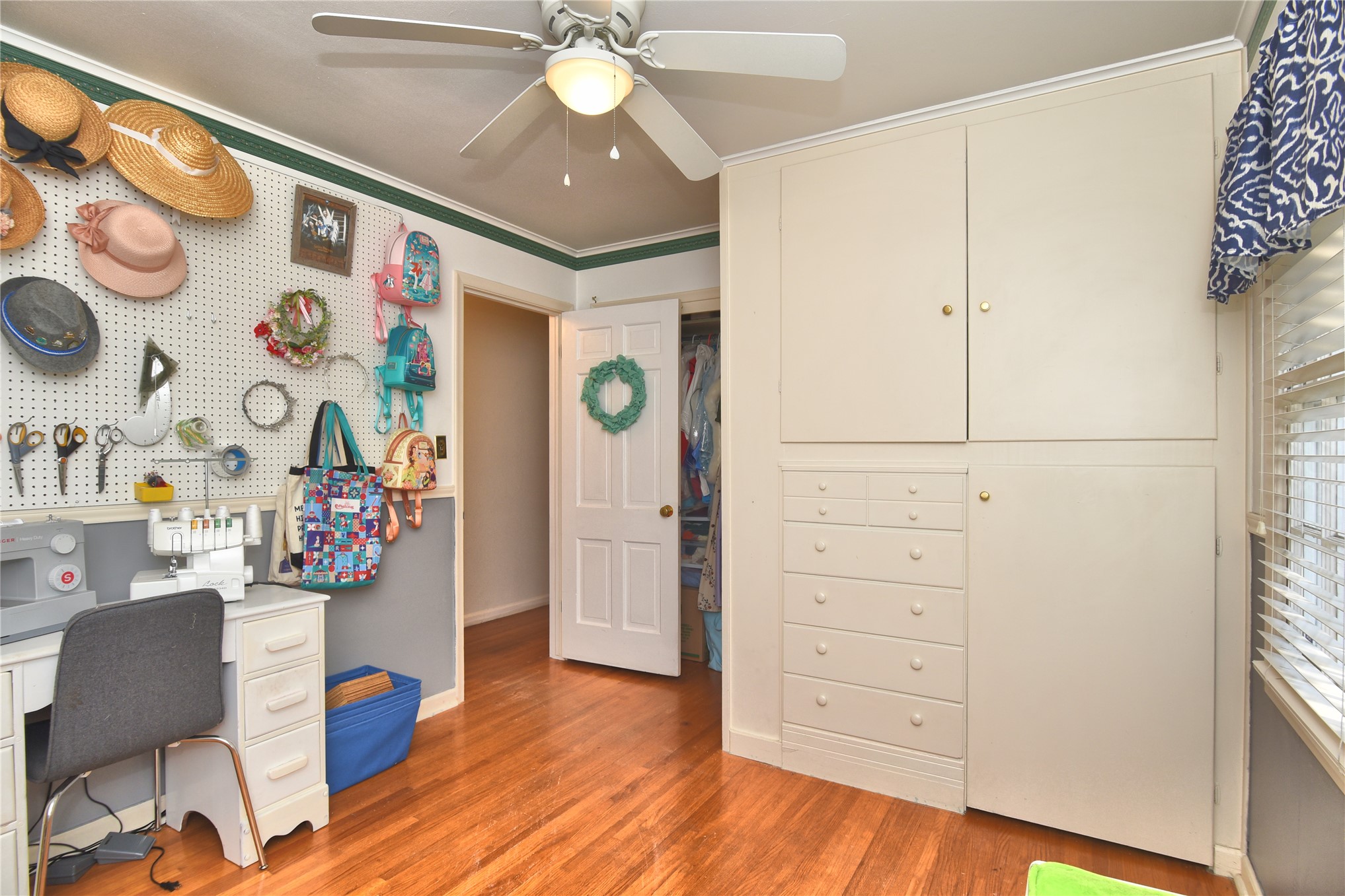 1598 E 60th Place Property Photo 18